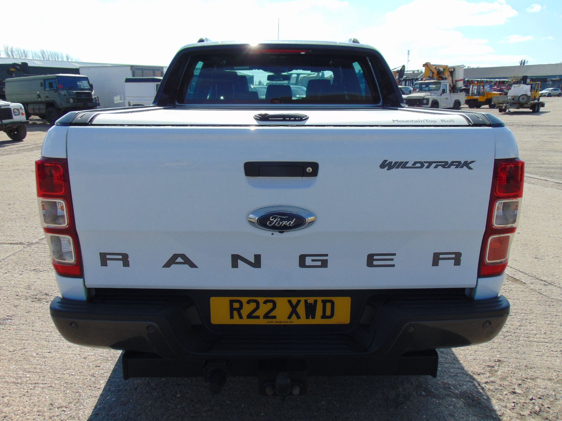 2016 Ford Ranger 3.2 Wildtrak 4x4 Double Cab Pickup in Frozen white - Image 7 of 36