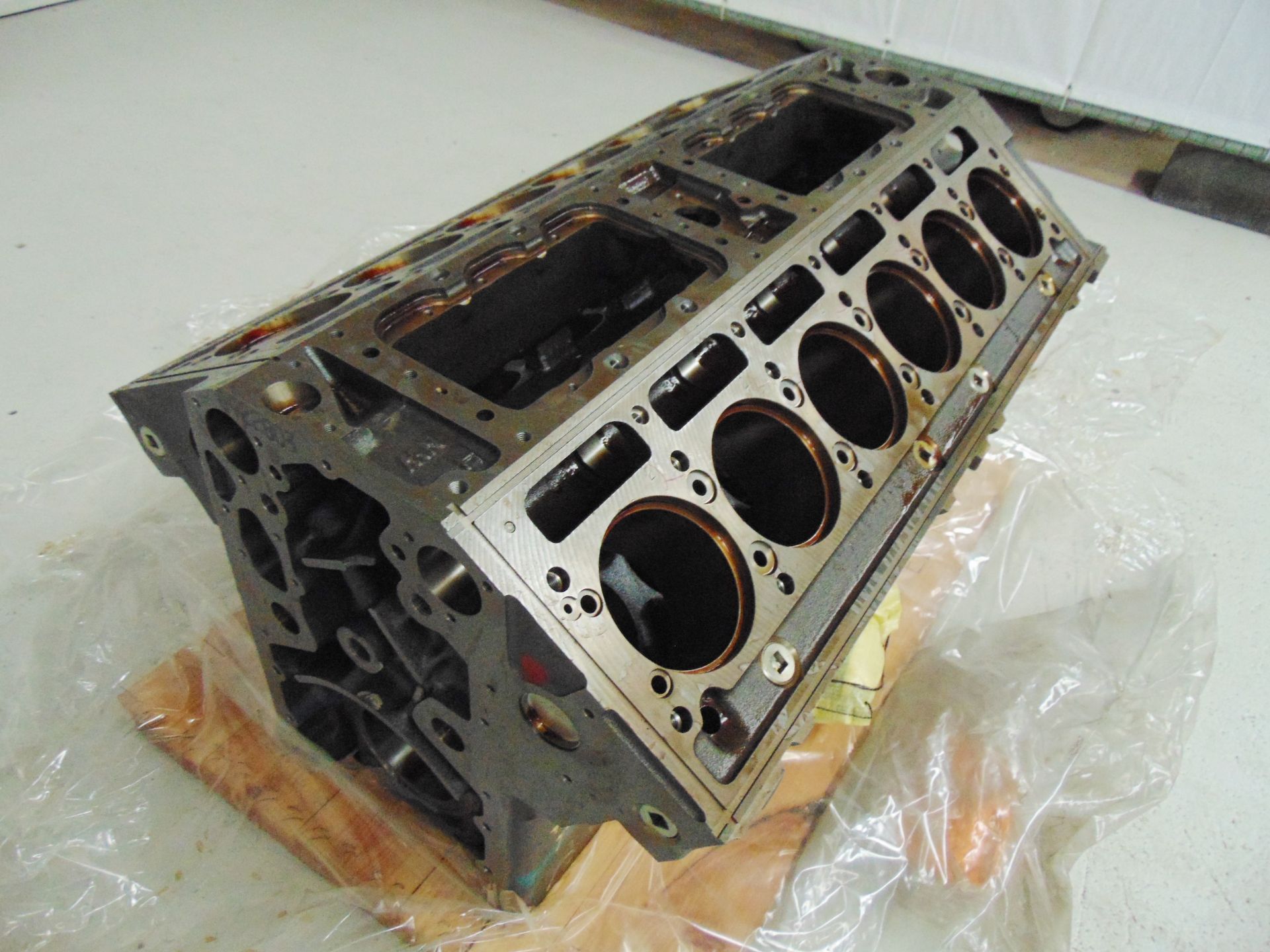 rand New & Unused Detroit Diesel V12 New Bare Engine Block - Image 4 of 11