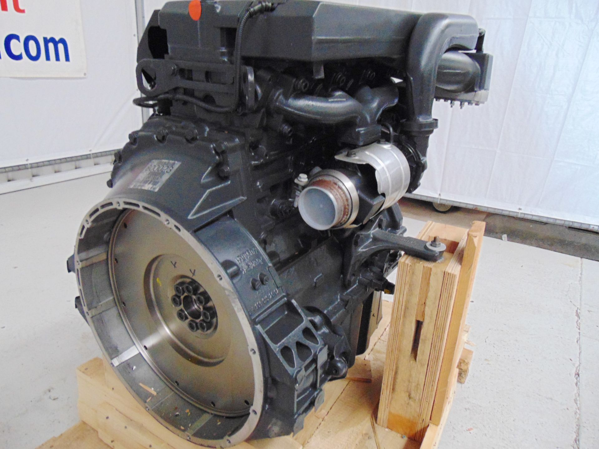 Brand New & Unused Mercedes-Benz OM904LA Turbo Diesel Engine - Image 11 of 15