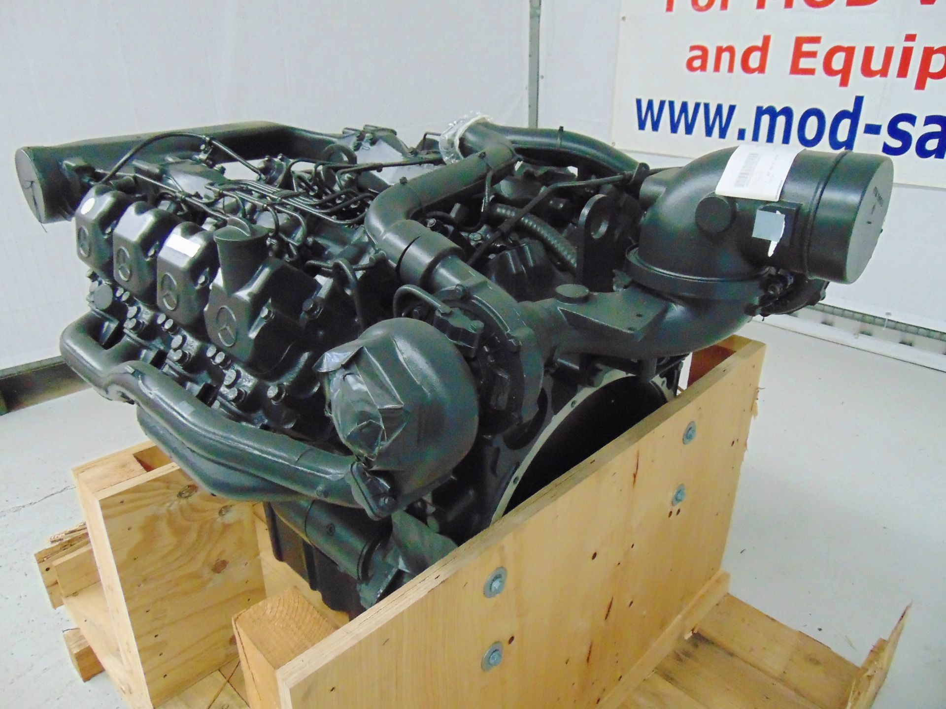 Factory Reconditioned Mercedes-Benz OM402LA V8 Twin Turbo Diesel Engine - Image 14 of 16