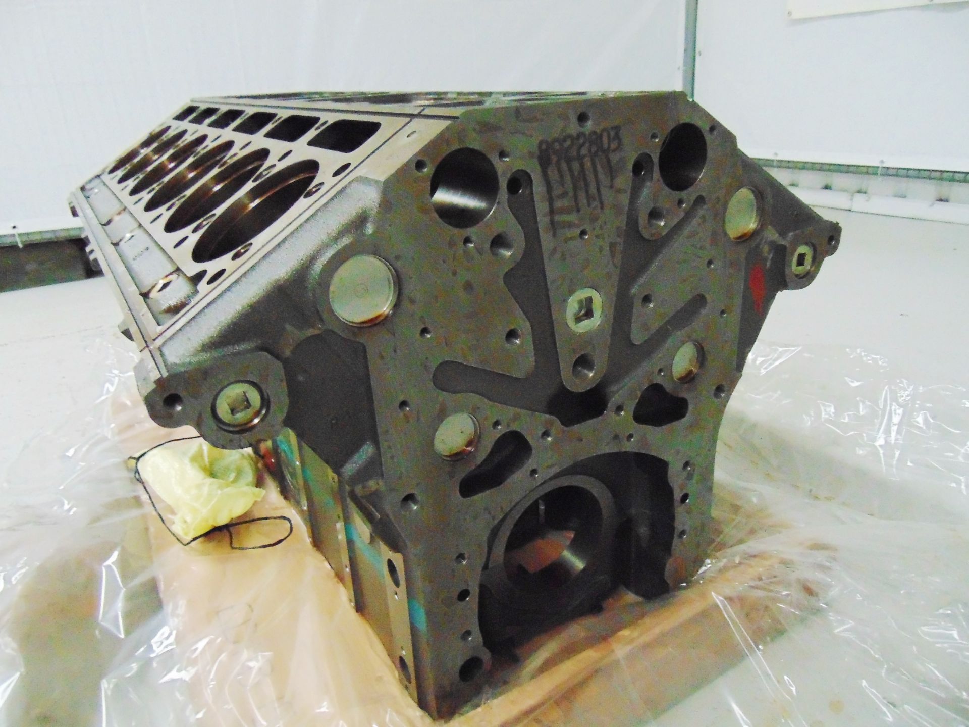 rand New & Unused Detroit Diesel V12 New Bare Engine Block - Image 7 of 11