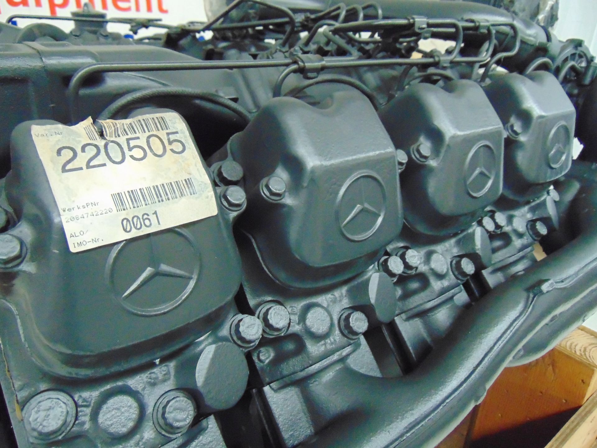 Brand New & Unused Mercedes-Benz OM442LA V8 Twin Turbo Diesel Engine - Image 3 of 18