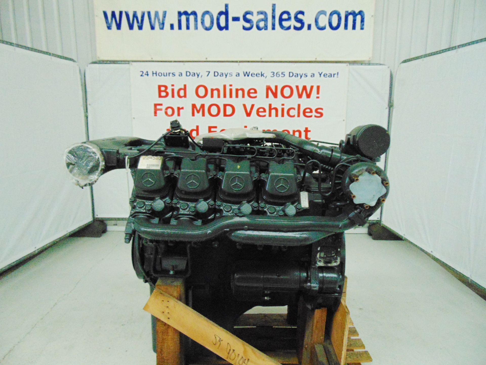 Brand New & Unused Mercedes-Benz OM442LA V8 Twin Turbo Diesel Engine - Image 14 of 16