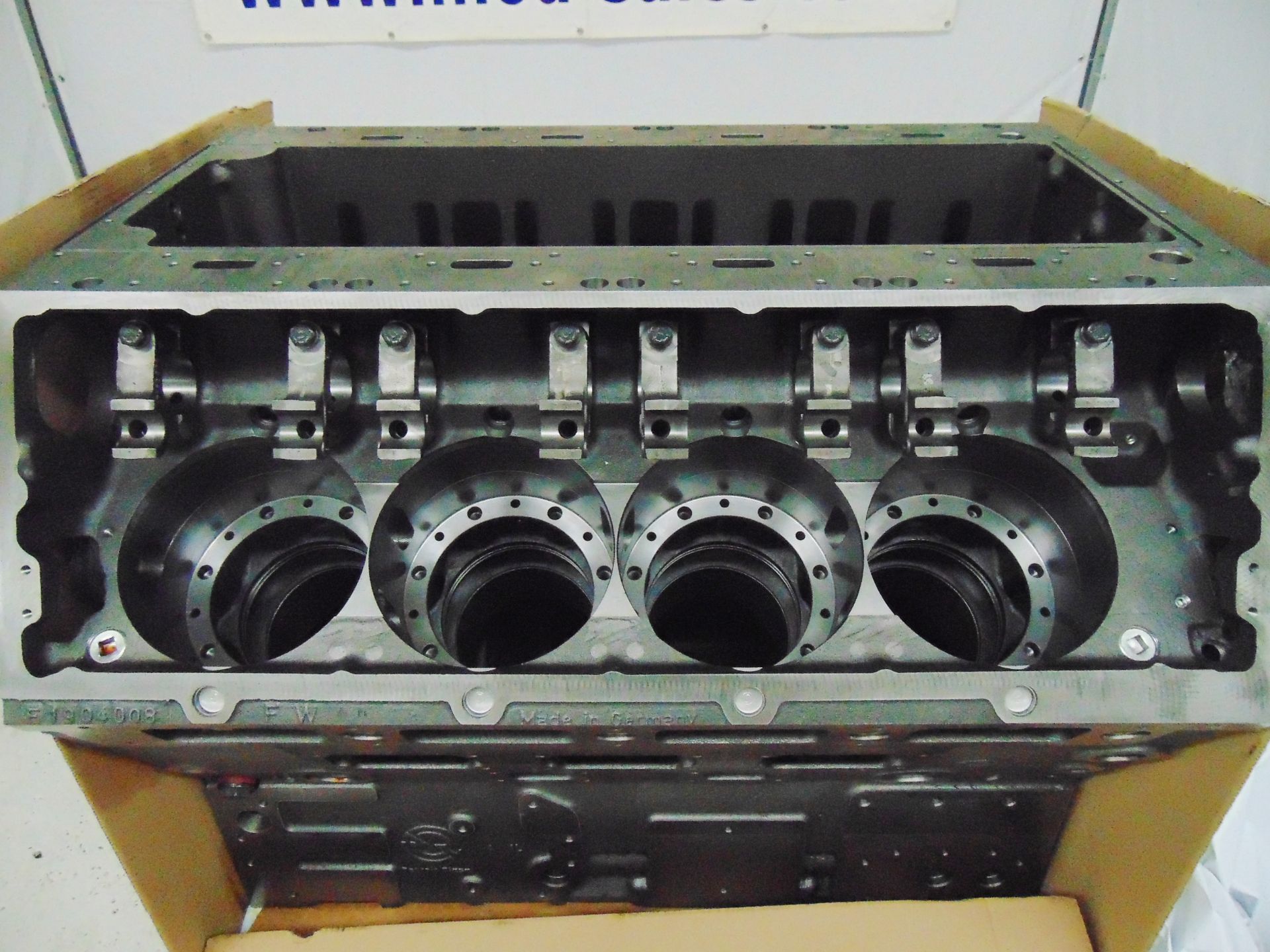 Brand New & Unused Detroit Diesel V8 20V149 New Bare Engine Block - Image 2 of 11