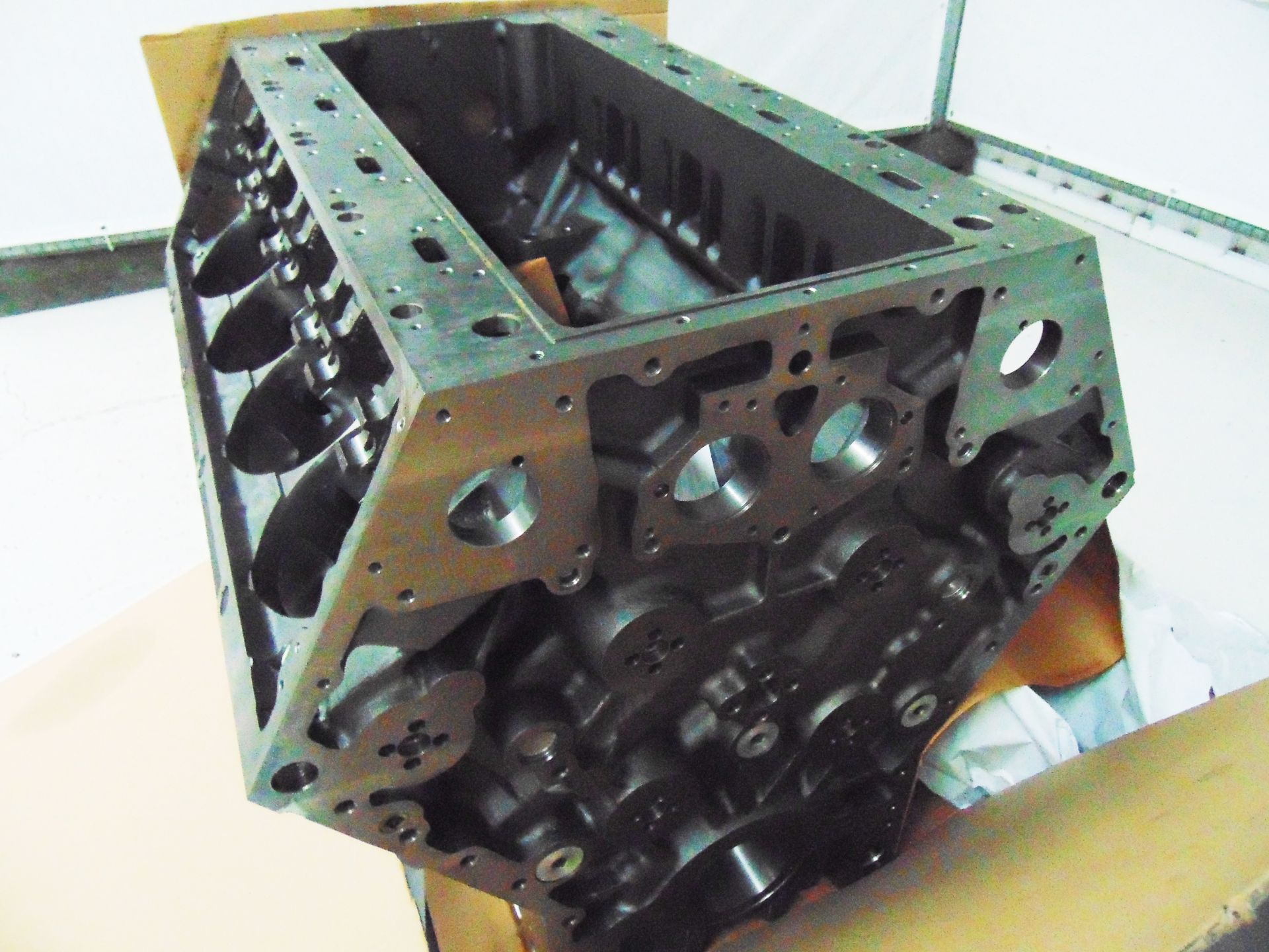 Brand New & Unused Detroit Diesel V8 20V149 New Bare Engine Block - Image 4 of 11