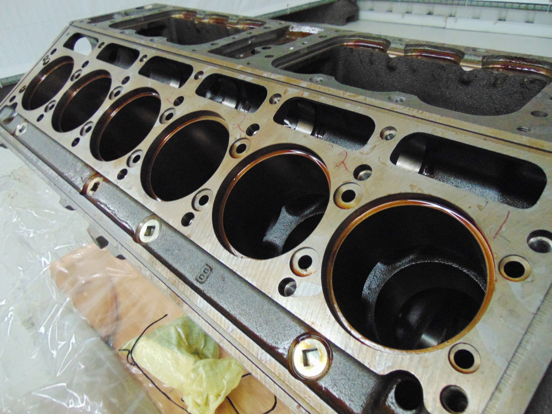 rand New & Unused Detroit Diesel V12 New Bare Engine Block - Image 10 of 11