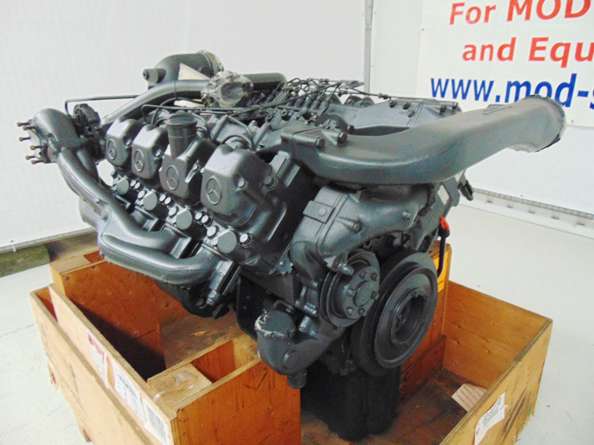 Brand New & Unused Mercedes-Benz OM442LA V8 Twin Turbo Diesel Engine - Image 12 of 18