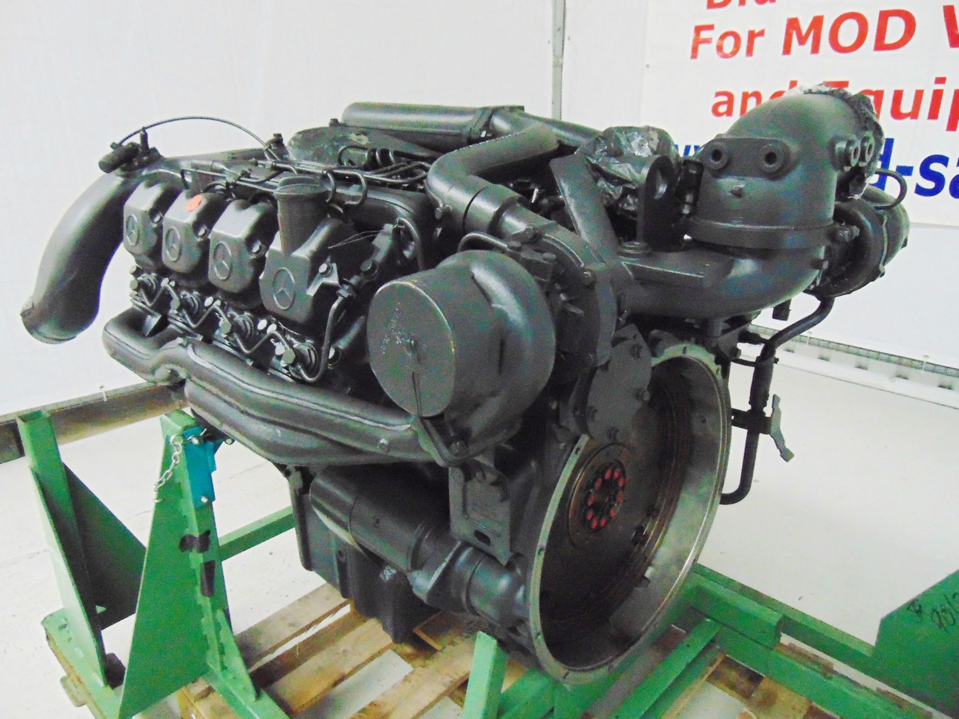 Brand New & Unused Mercedes-Benz OM402LA V8 Twin Turbo Diesel Engine - Image 14 of 17