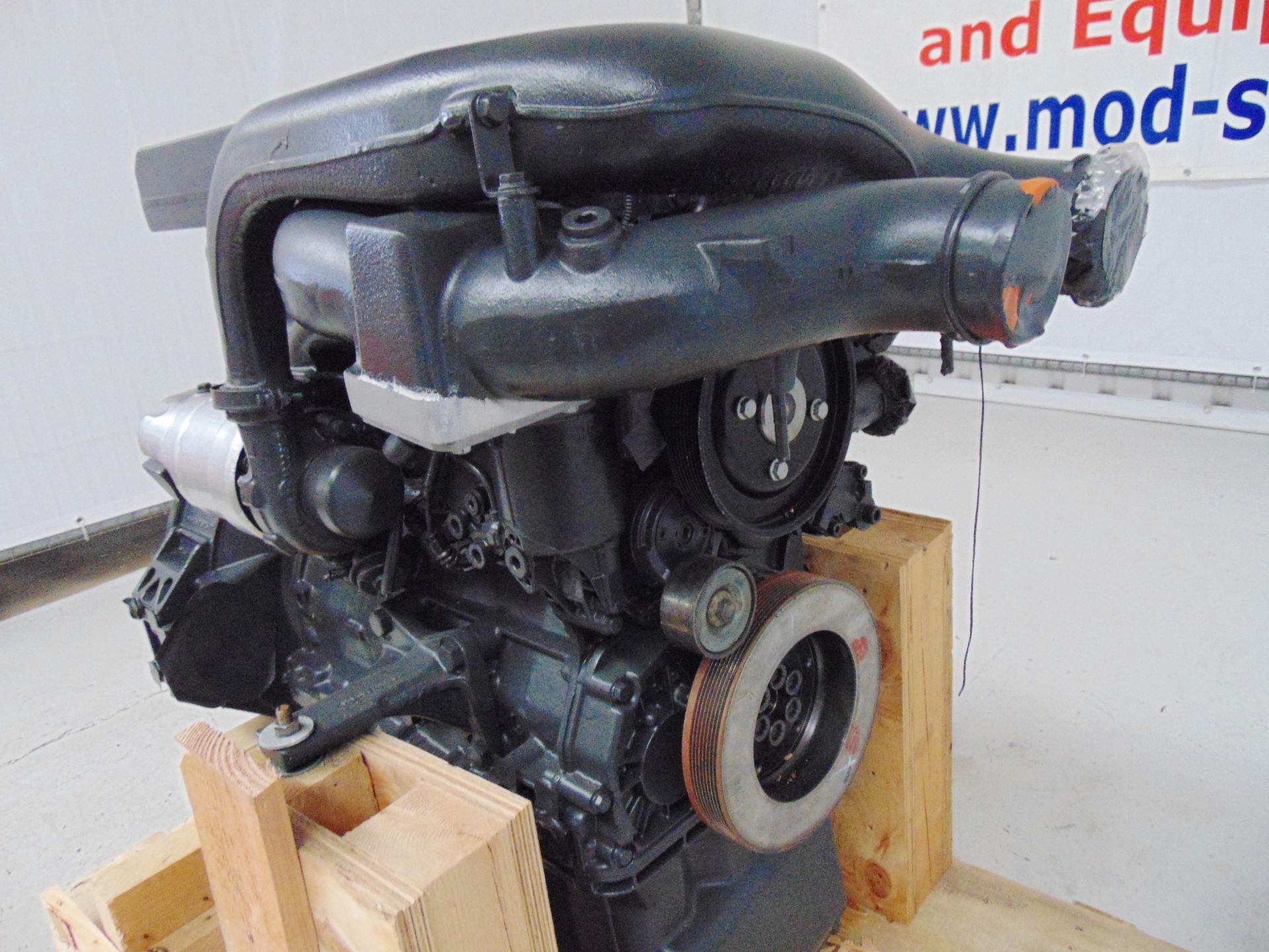 Brand New & Unused Mercedes-Benz OM904LA Turbo Diesel Engine - Image 14 of 15