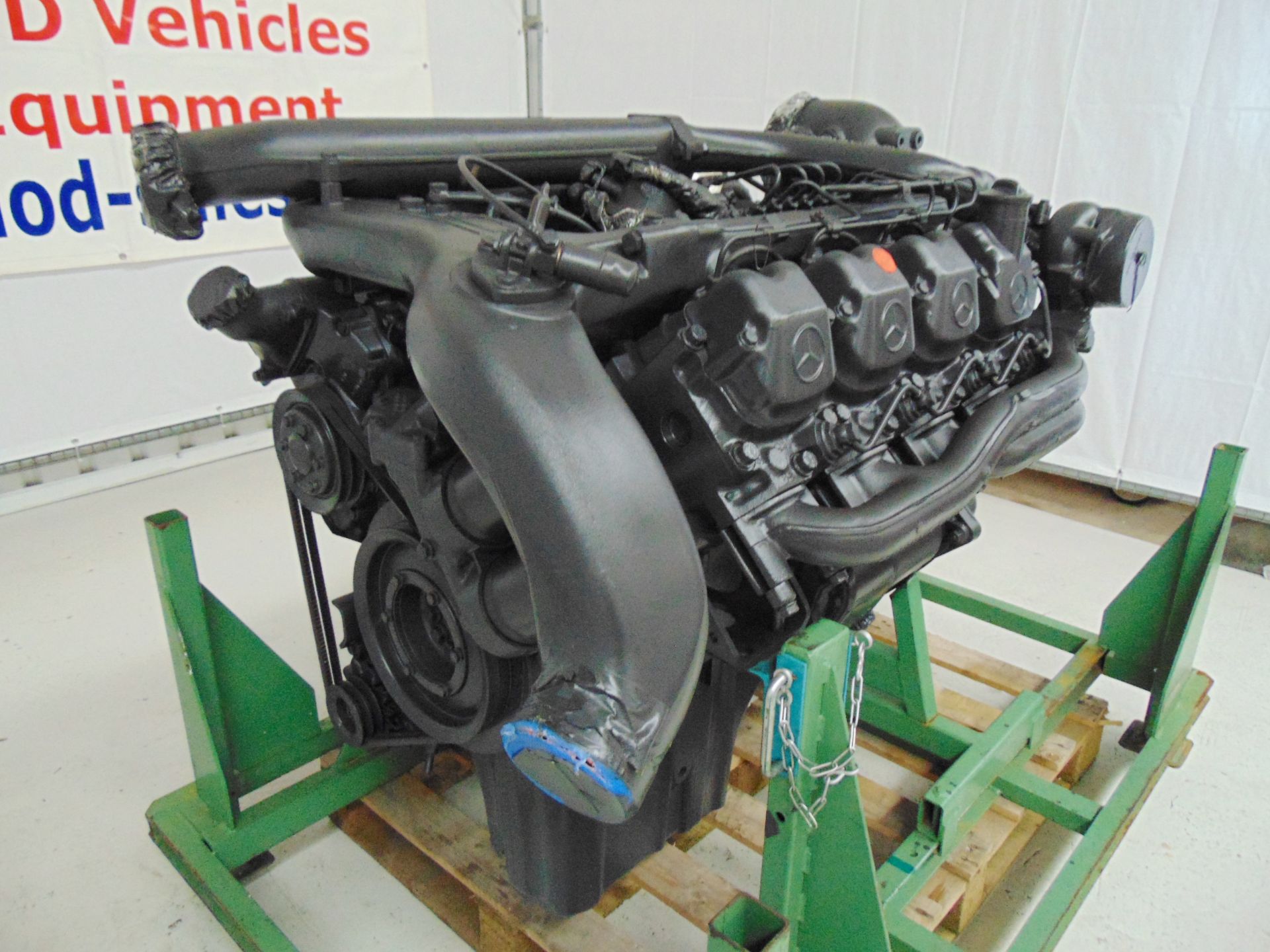 Brand New & Unused Mercedes-Benz OM402LA V8 Twin Turbo Diesel Engine - Image 13 of 17