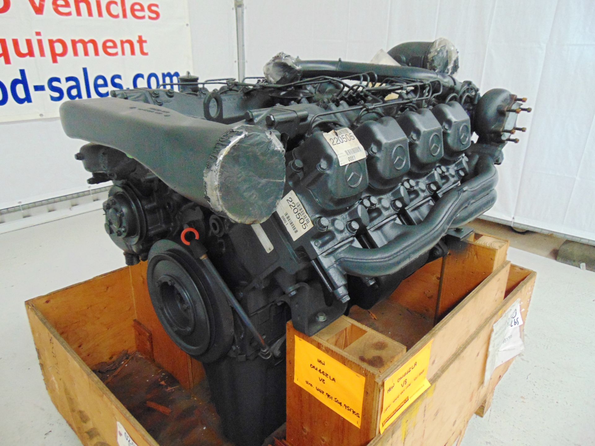Brand New & Unused Mercedes-Benz OM442LA V8 Twin Turbo Diesel Engine - Image 4 of 18