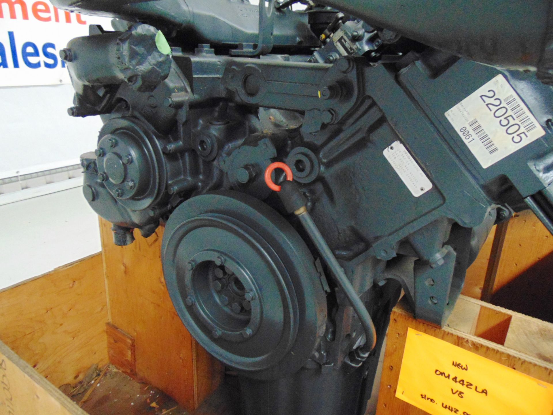 Brand New & Unused Mercedes-Benz OM442LA V8 Twin Turbo Diesel Engine - Image 9 of 18