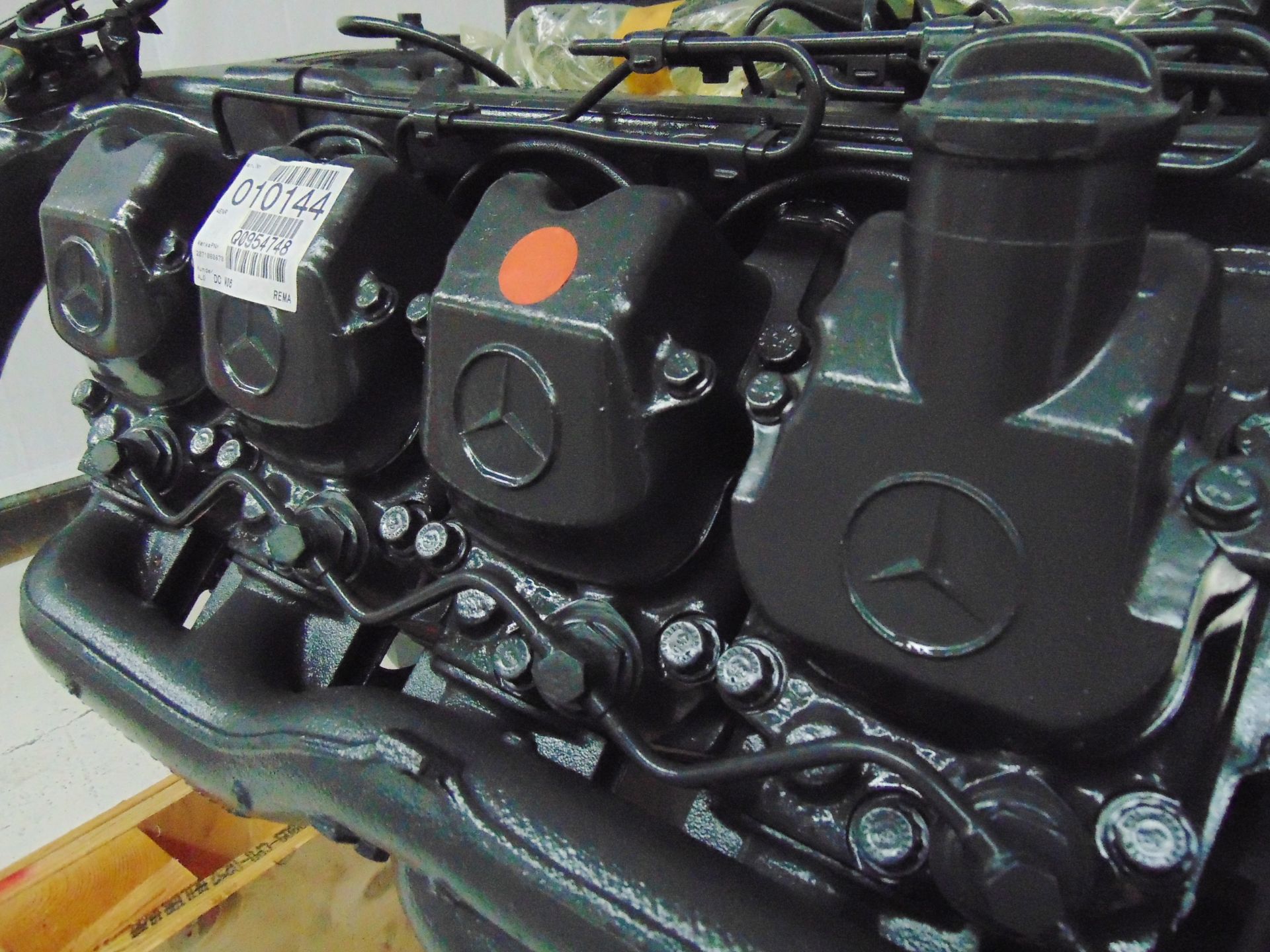 Brand New & Unused Mercedes-Benz OM402LA V8 Twin Turbo Diesel Engine - Image 3 of 13
