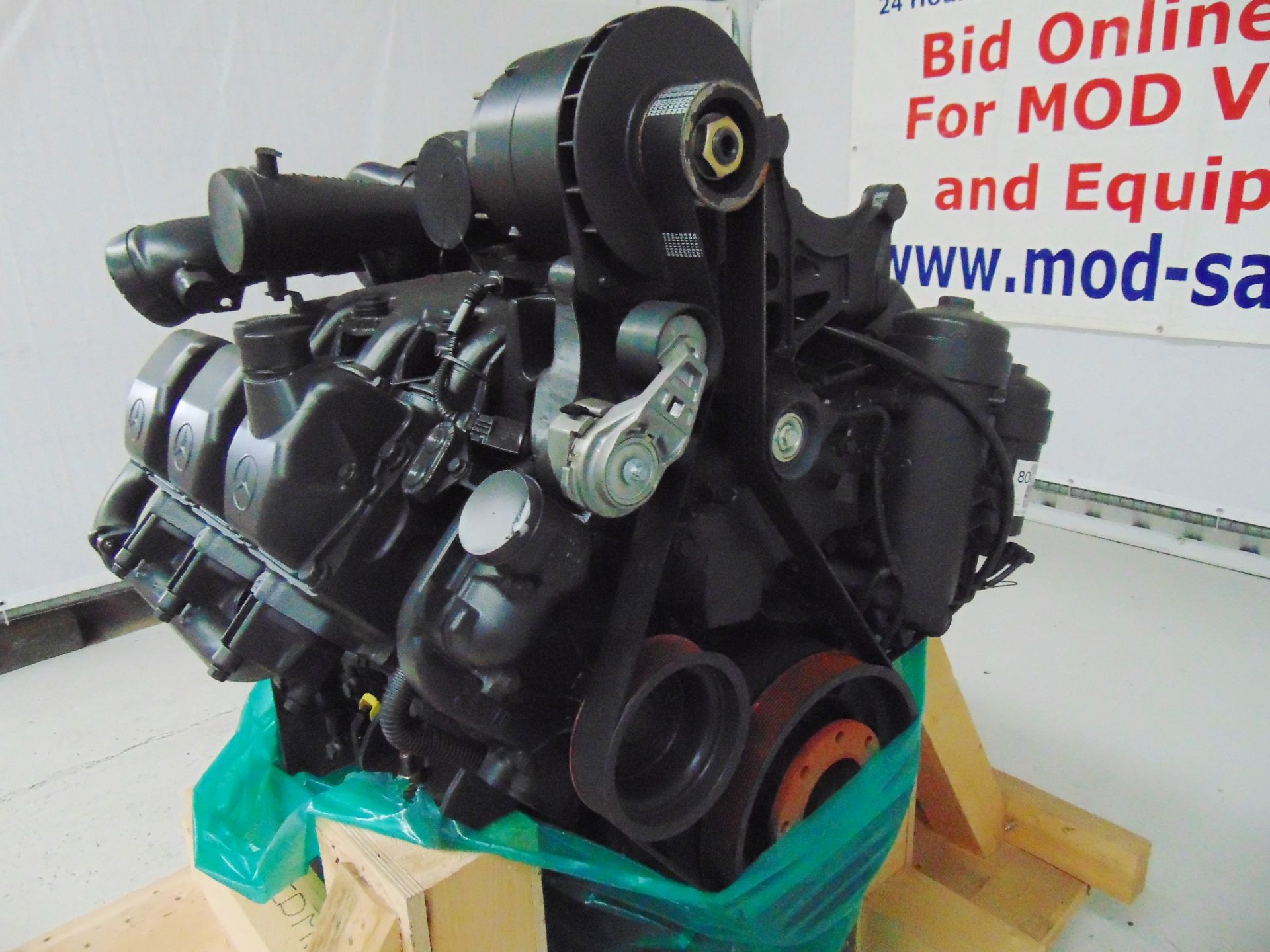 Brand New & Unused Mercedes-Benz OM501LA V6 Turbo Diesel Engine - Image 4 of 16