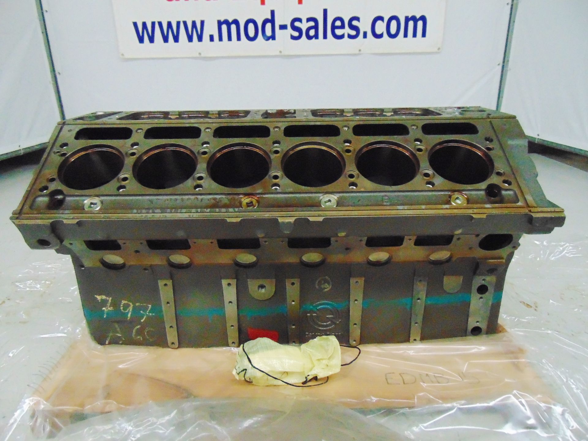 rand New & Unused Detroit Diesel V12 New Bare Engine Block - Image 2 of 11