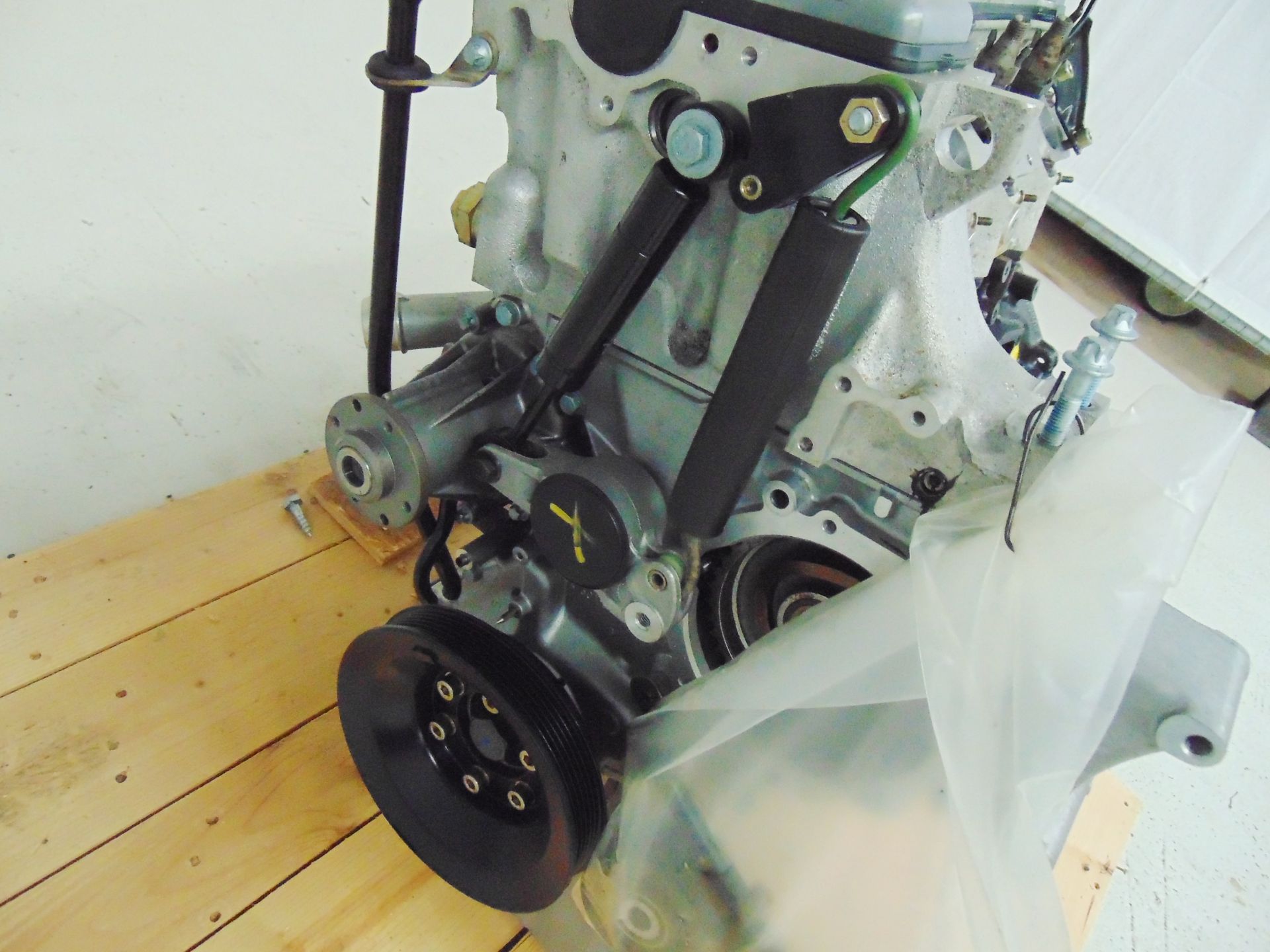 Brand New & Unused Mercedes-Benz OM601 4 Cylinder 2.0l Diesel Engine C/W Injectors - Image 5 of 13