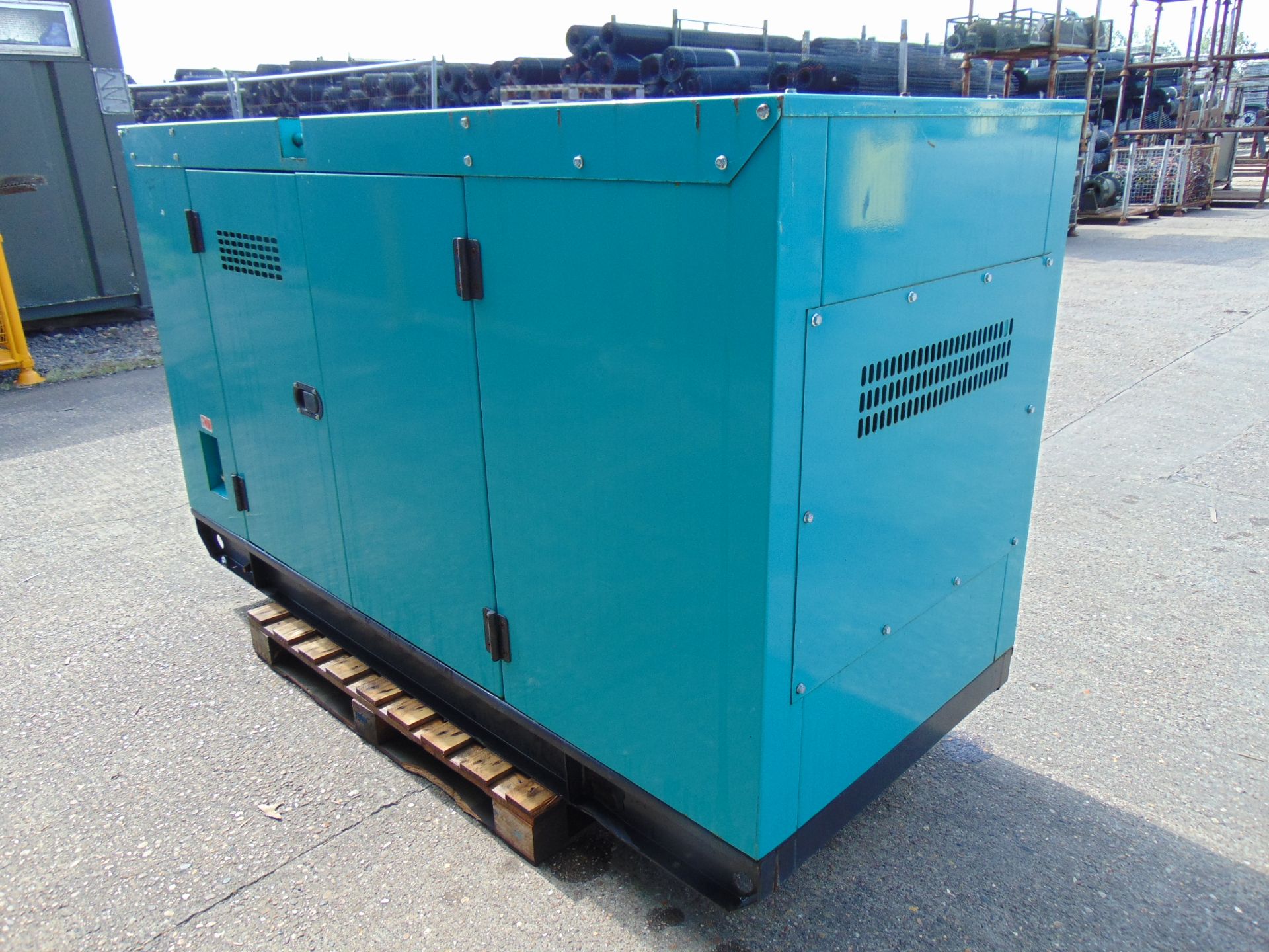 UNISSUED WITH TEST HOURS ONLY 100 KVA 3 Phase Diesel Generator Set - Image 6 of 20