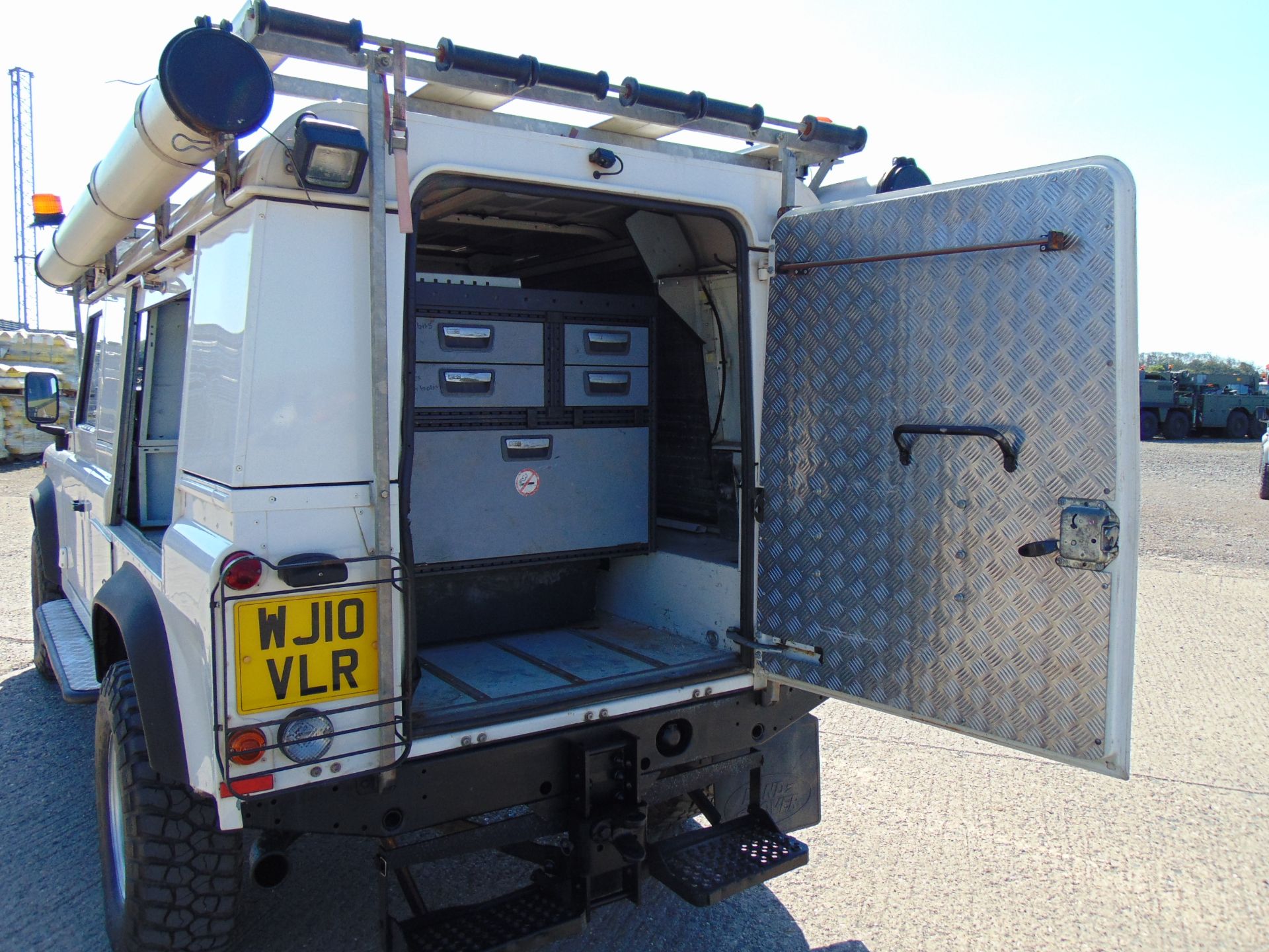 Land Rover Defender 110 Puma Hardtop 4x4 Special Utility (Mobile Workshop) complete with Winch - Image 15 of 27