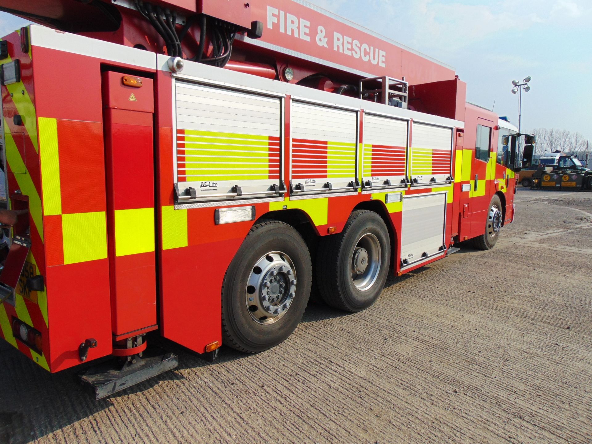 2008 Mercedes Econic 2633 CARP (Combined Aerial Rescue Pump) 6x2 Aerial Work Platform - Image 26 of 56