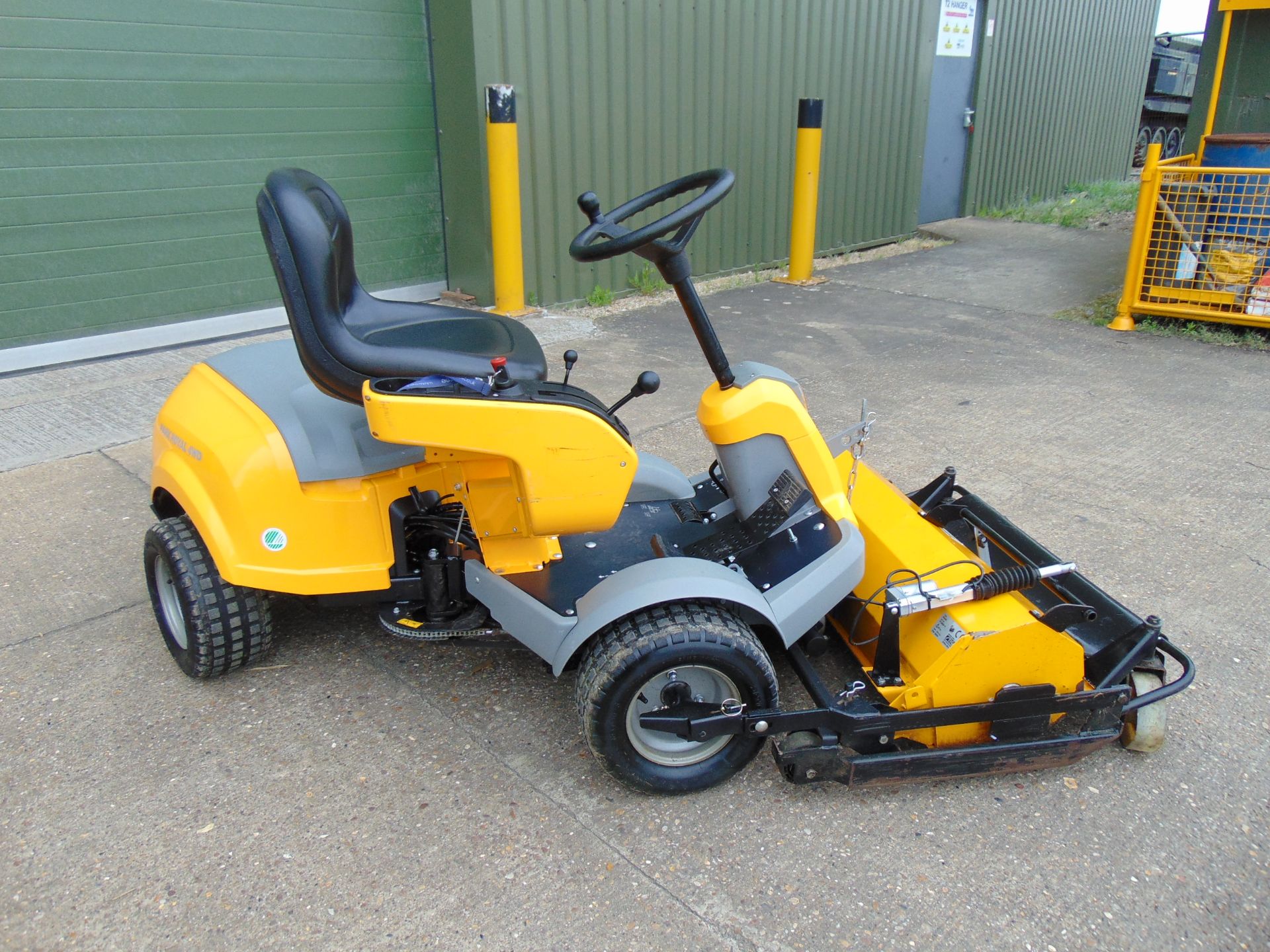2013 Stiga Park Royal 4WD Ride On Flail Mower Lawn Tractor ONLY 67.9 HOURS! - Image 5 of 19