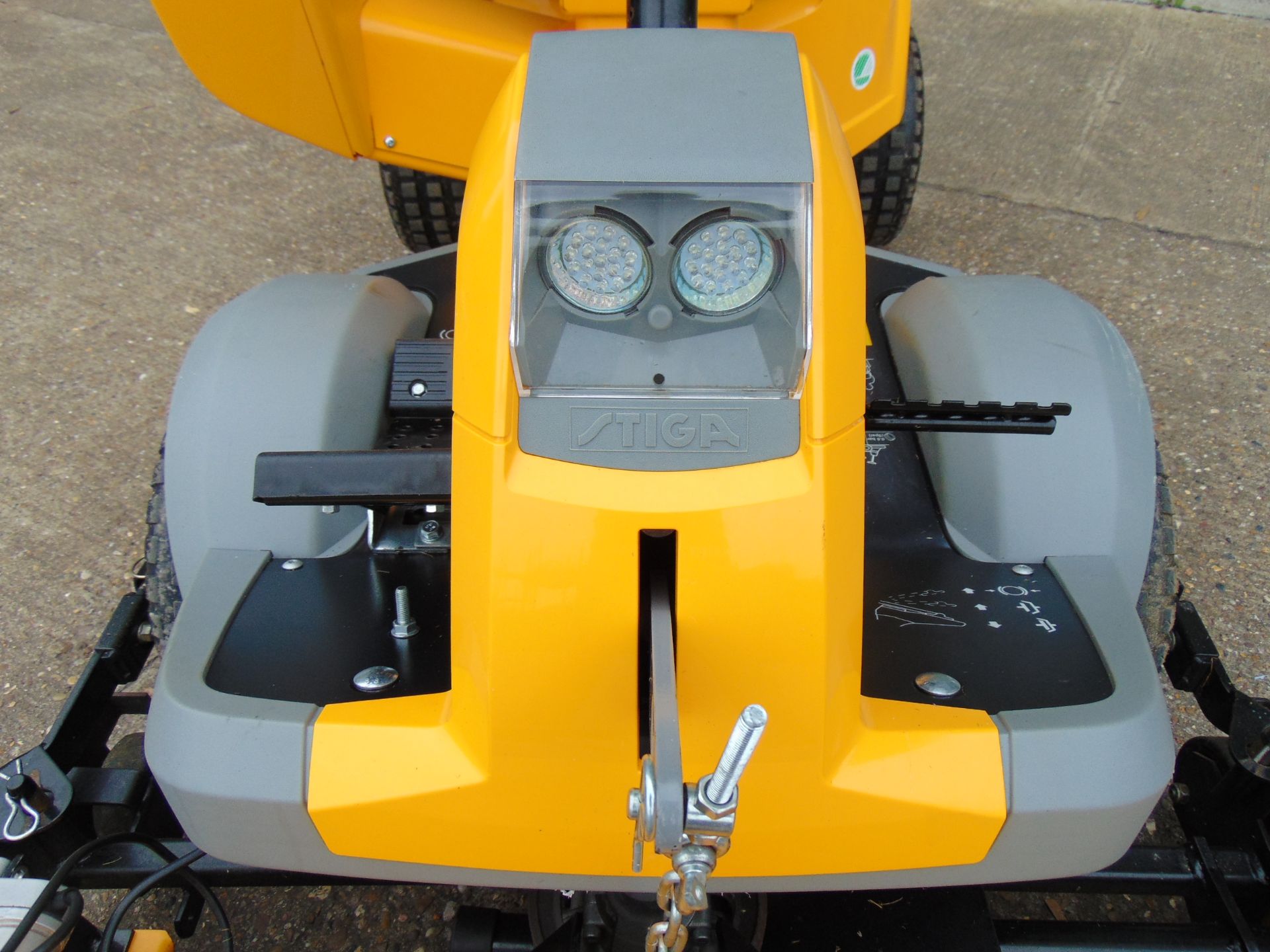 2013 Stiga Park Royal 4WD Ride On Flail Mower Lawn Tractor ONLY 67.9 HOURS! - Image 9 of 19