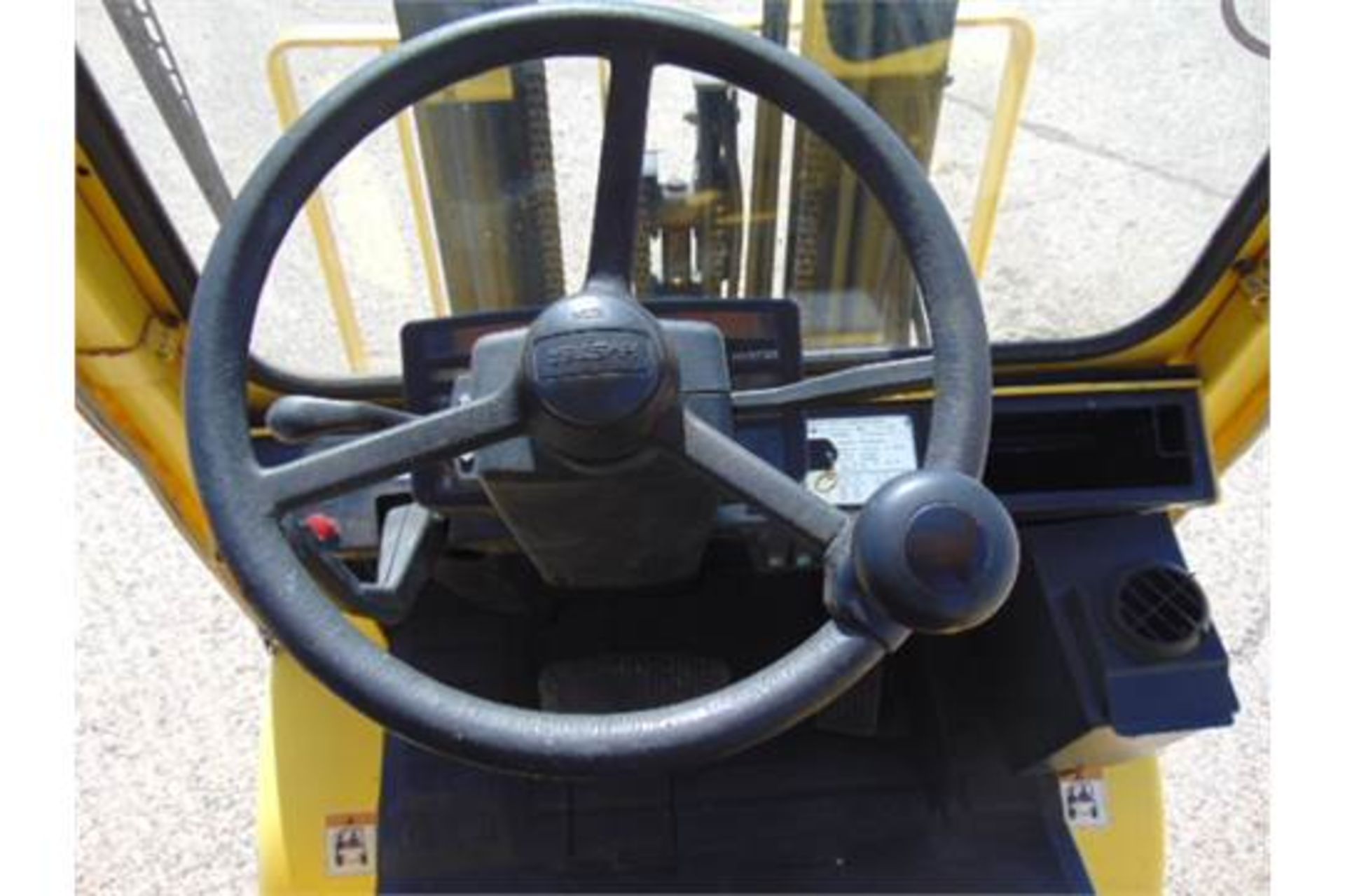 Hyster 2.50 Diesel Forklift ONLY 763.4 hours!! - Image 17 of 28