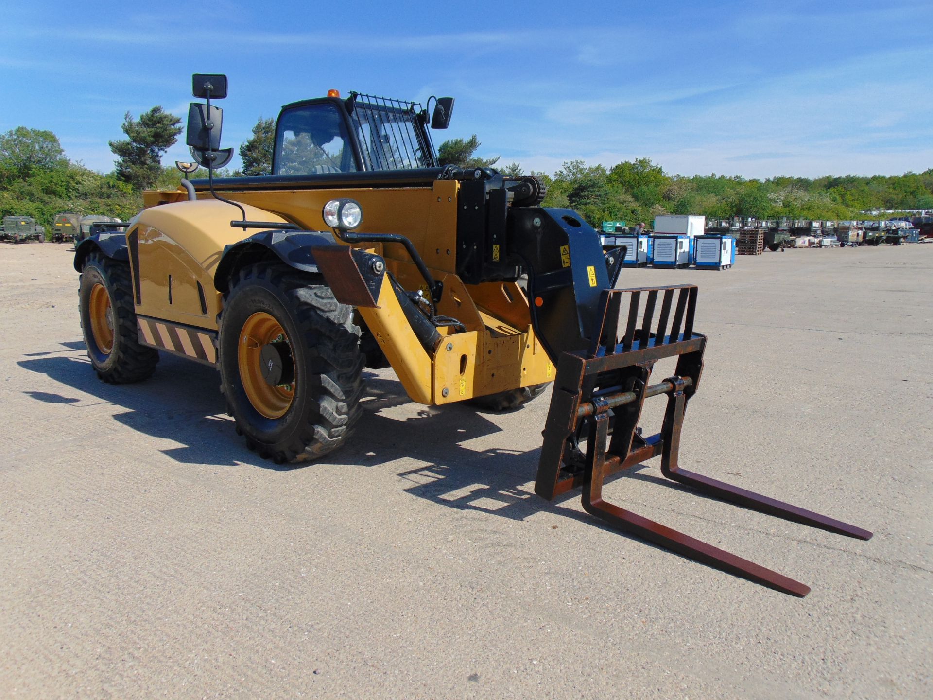 2014 Caterpillar TH417GC 4.0 ton Telehandler - Image 4 of 30