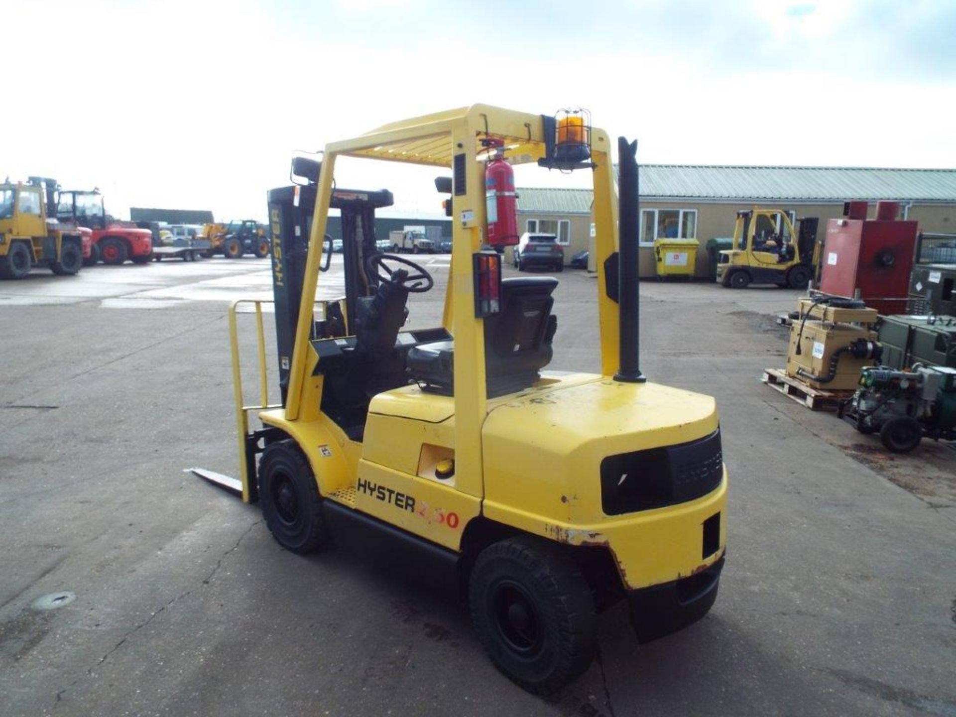 Container Spec Hyster H2.50XM Counter Balance Diesel Forklift C/W Side Shift & Full 3 Lift Mast - Image 8 of 26