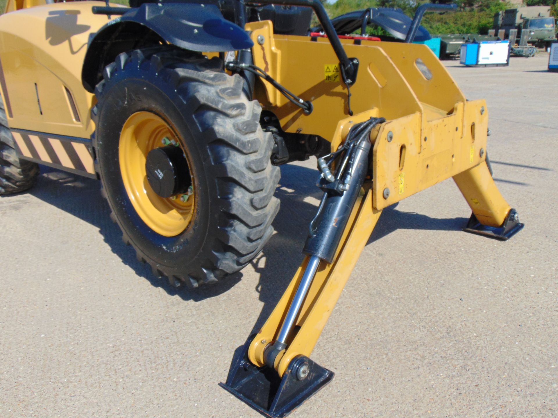 2014 Caterpillar TH417GC 4.0 ton Telehandler - Image 12 of 30