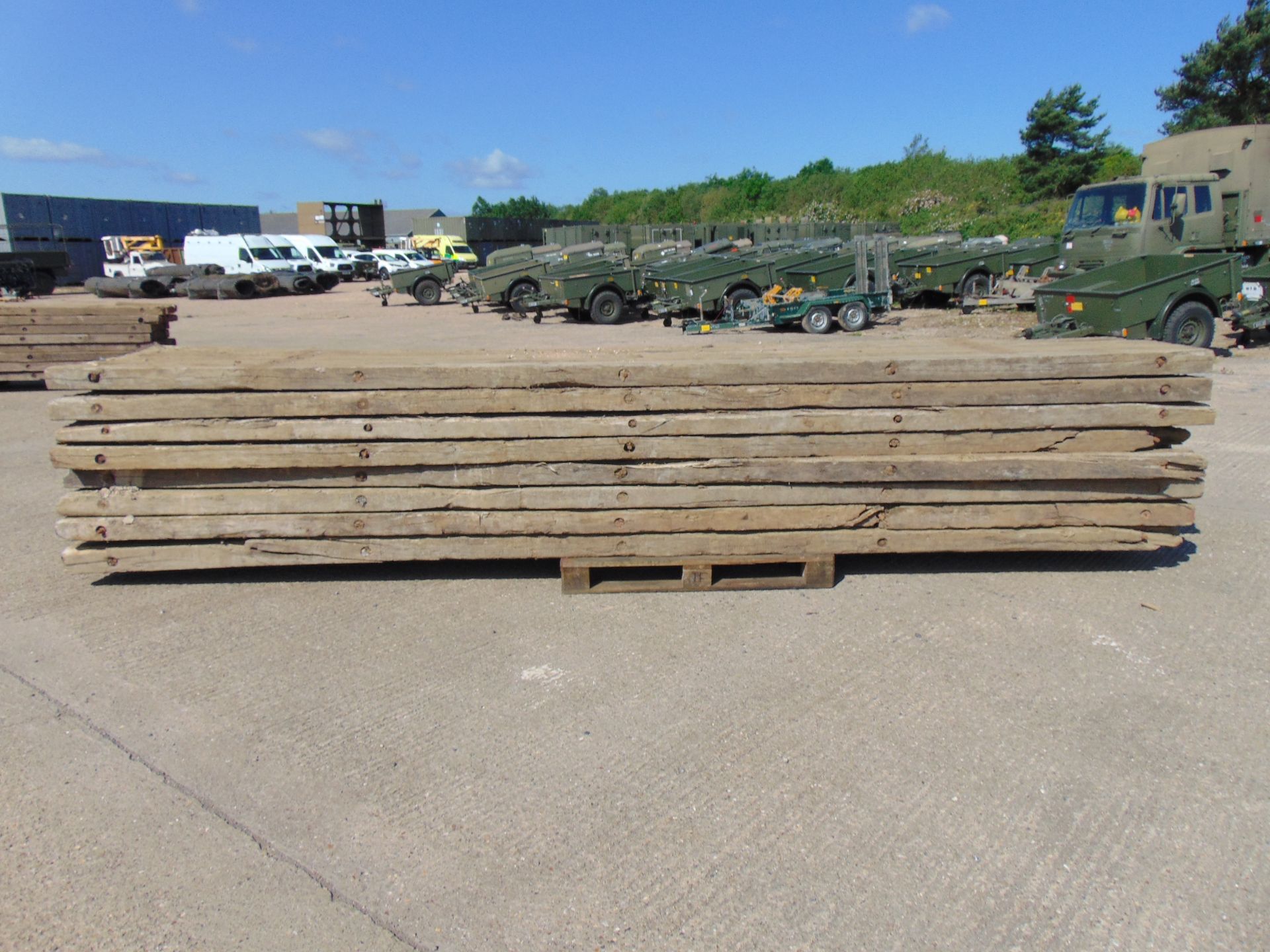 8 x 5m Hardwood Bog Mats for Excavators / Diggers etc - Image 2 of 7