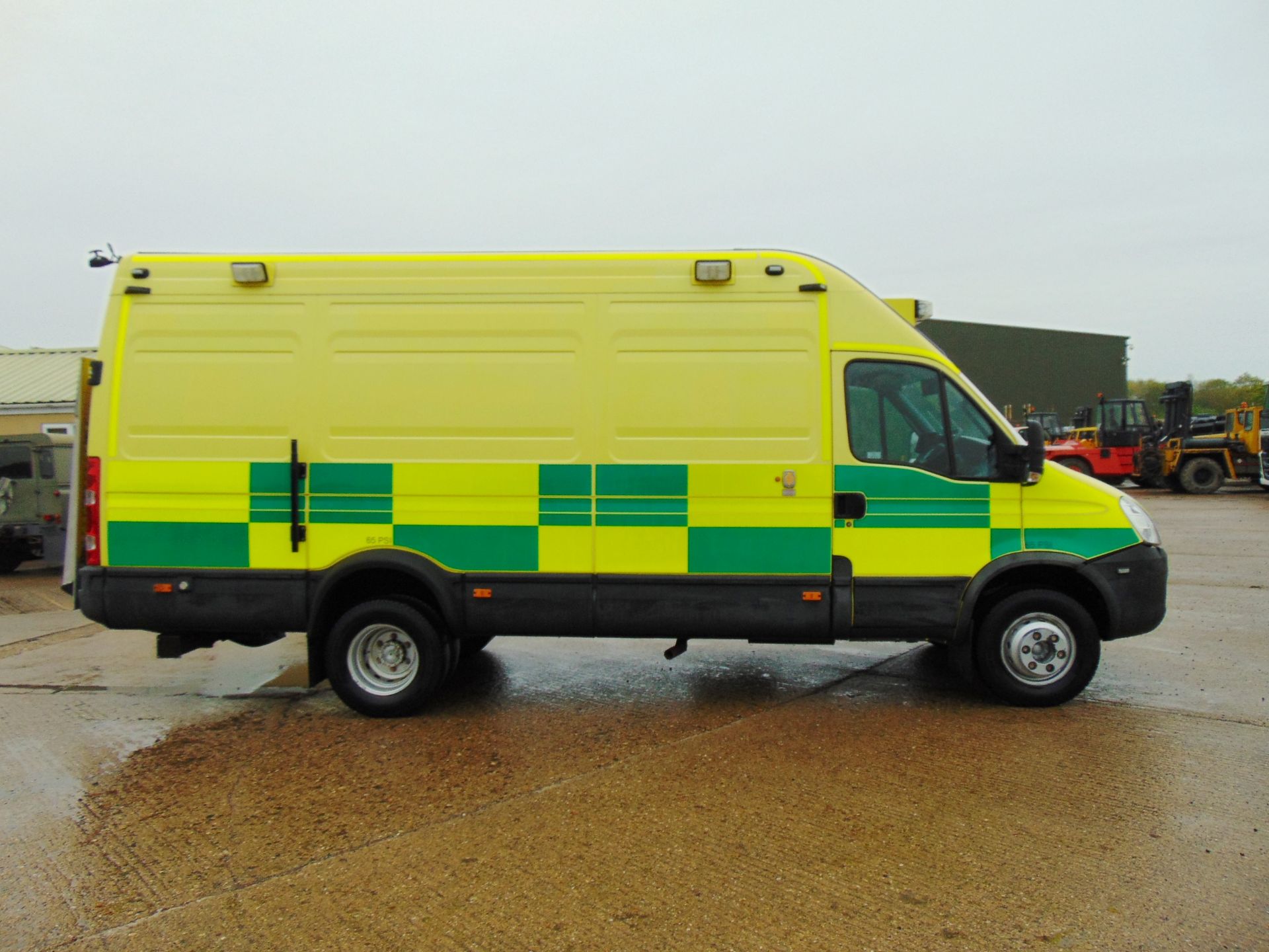 2010 Iveco Daily 65C18 3.0 HPT Long Wheel Base High roof panel van ONLY 4,618 Miles!! - Image 5 of 31