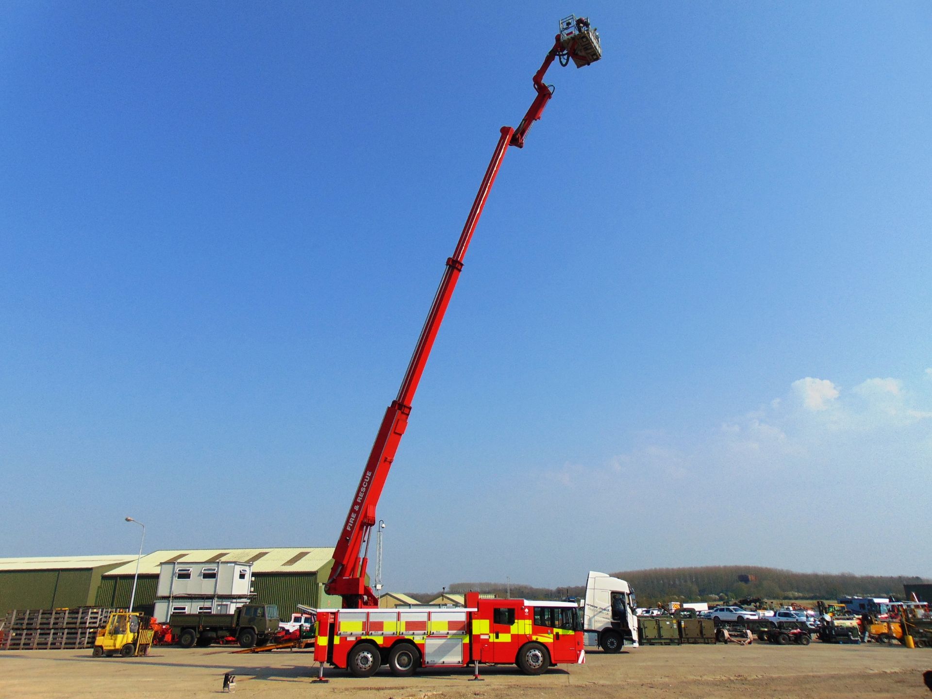 2008 Mercedes Econic 2633 CARP (Combined Aerial Rescue Pump) 6x2 Aerial Work Platform - Image 12 of 56