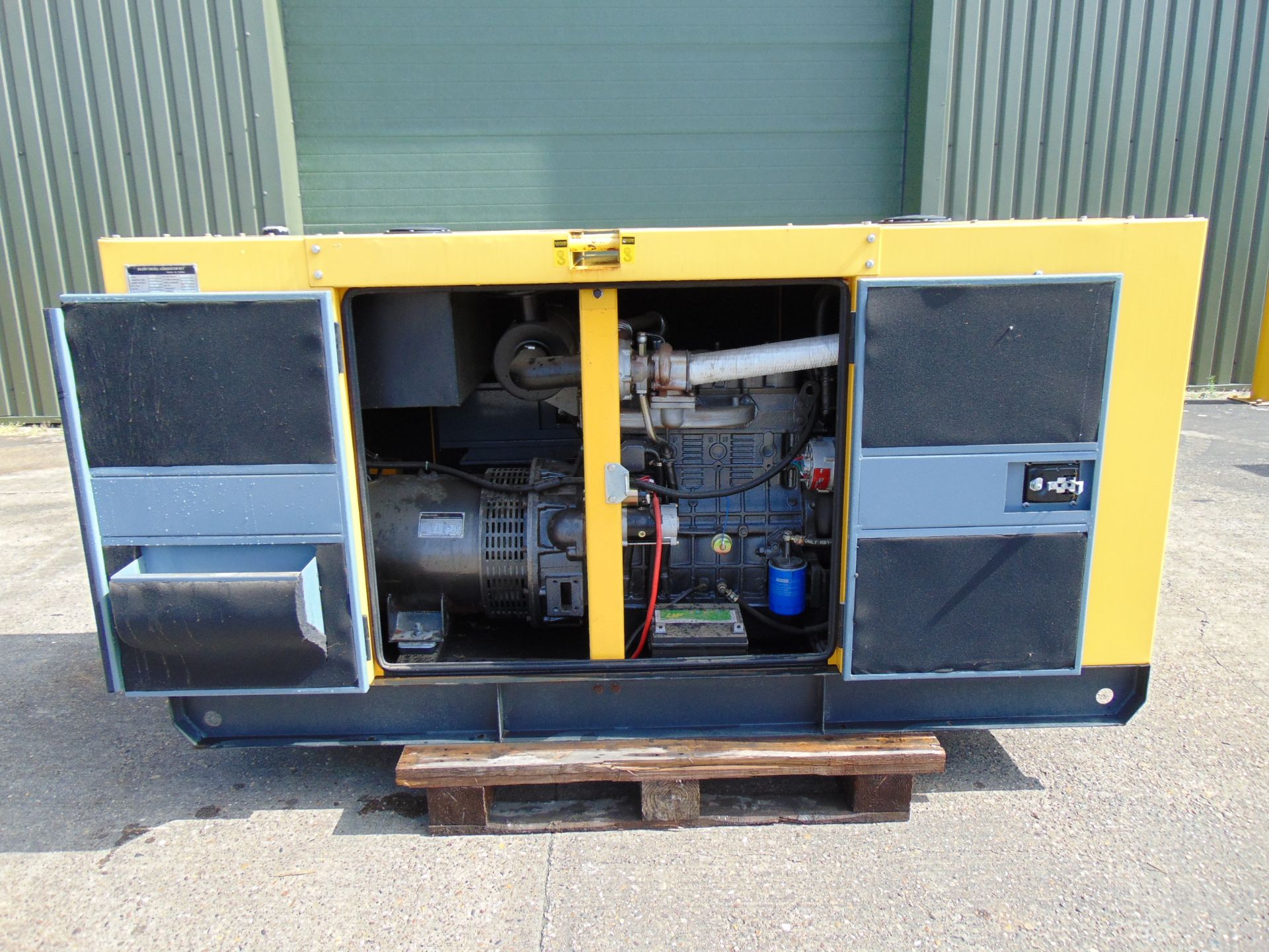 UNISSUED WITH TEST HOURS ONLY 50 KVA 3 Phase Diesel Generator Set - Image 8 of 18