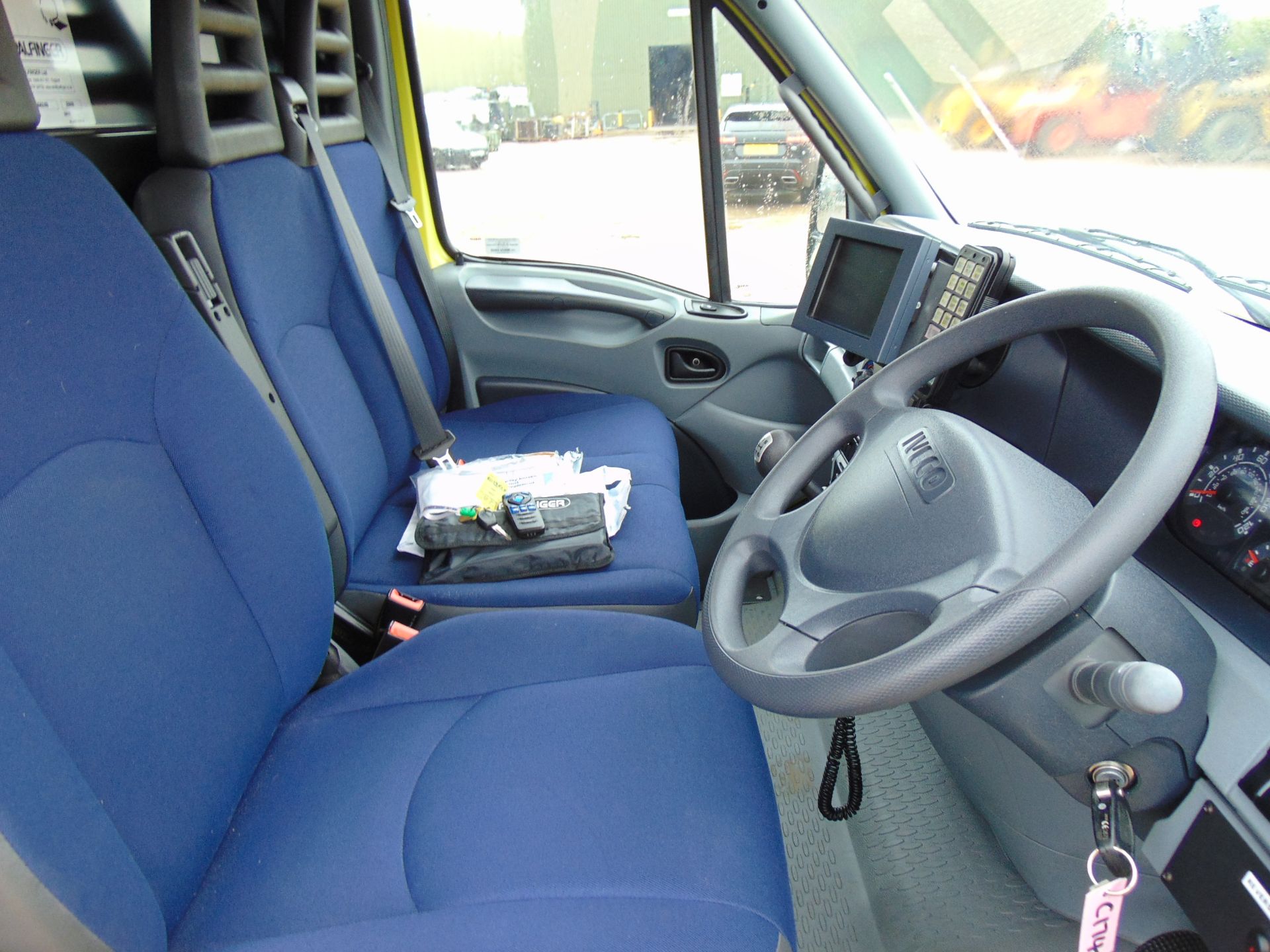 2010 Iveco Daily 65C18 3.0 HPT Long Wheel Base High roof panel van ONLY 4,618 Miles!! - Image 24 of 31