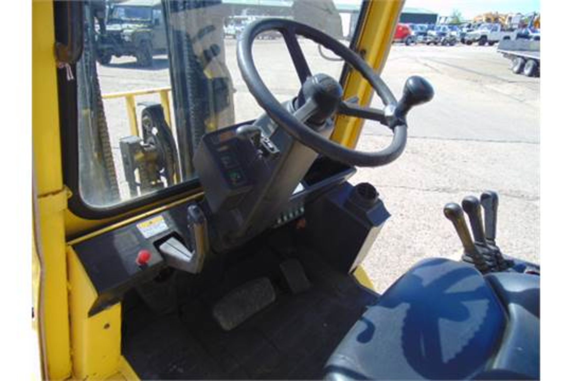 Hyster 2.50 Diesel Forklift ONLY 763.4 hours!! - Image 16 of 28