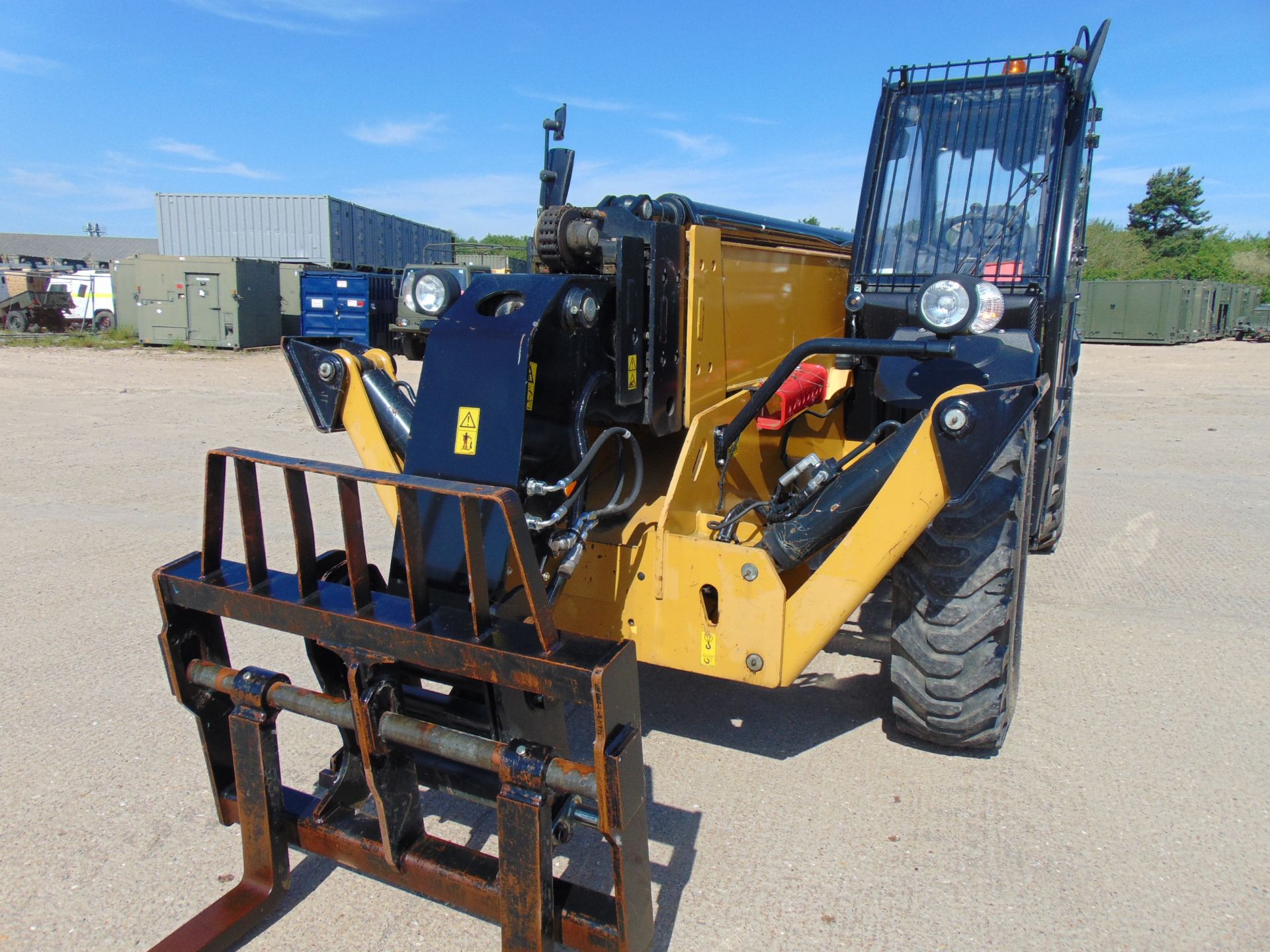 2014 Caterpillar TH417GC 4.0 ton Telehandler - Image 10 of 30