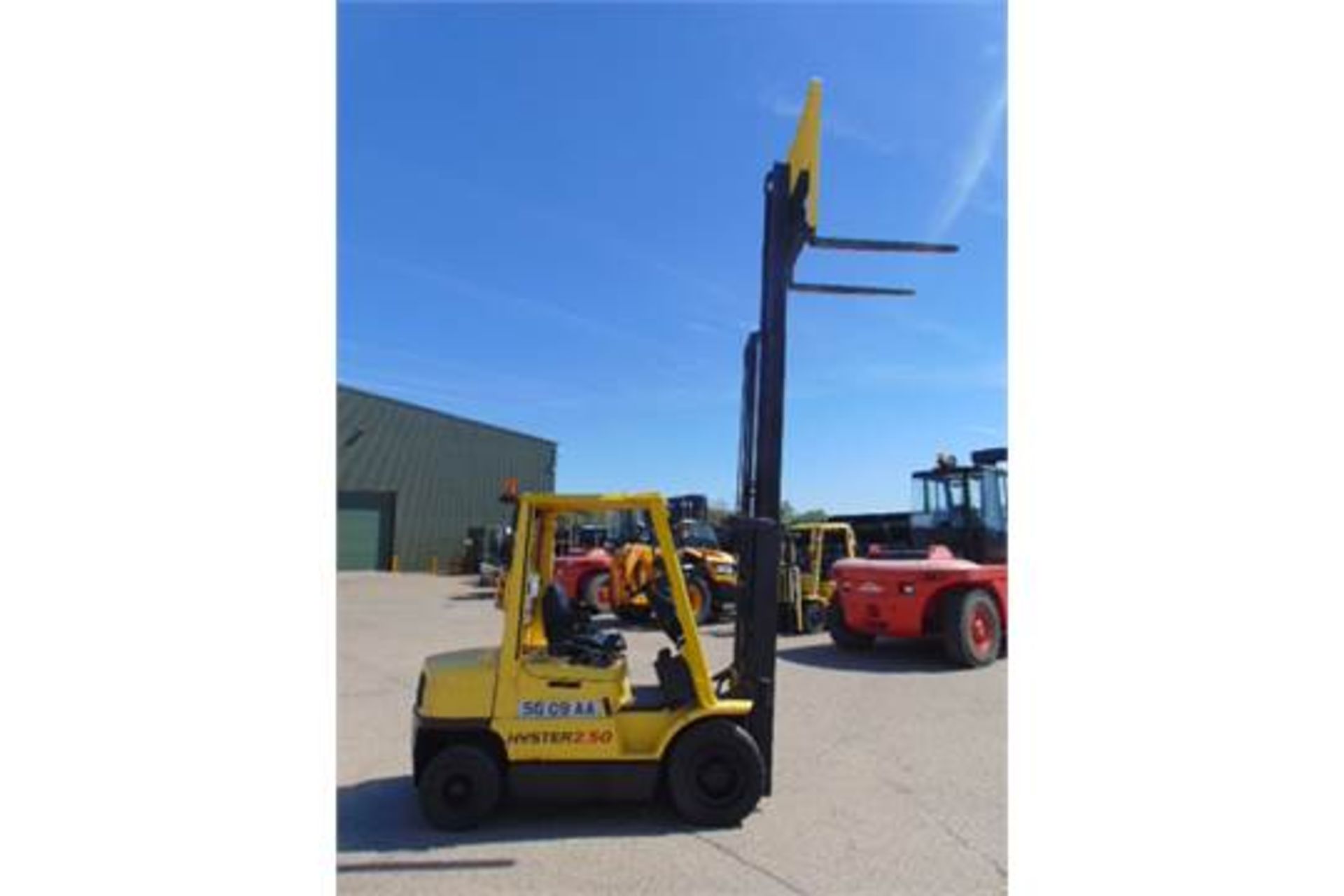 Hyster 2.50 Diesel Forklift ONLY 763.4 hours!! - Image 11 of 28