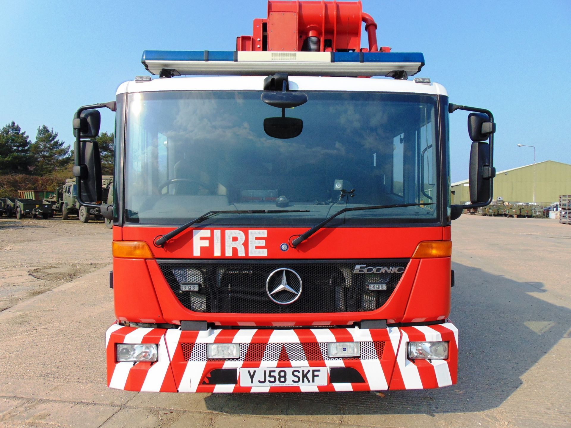 2008 Mercedes Econic 2633 CARP (Combined Aerial Rescue Pump) 6x2 Aerial Work Platform - Image 29 of 56