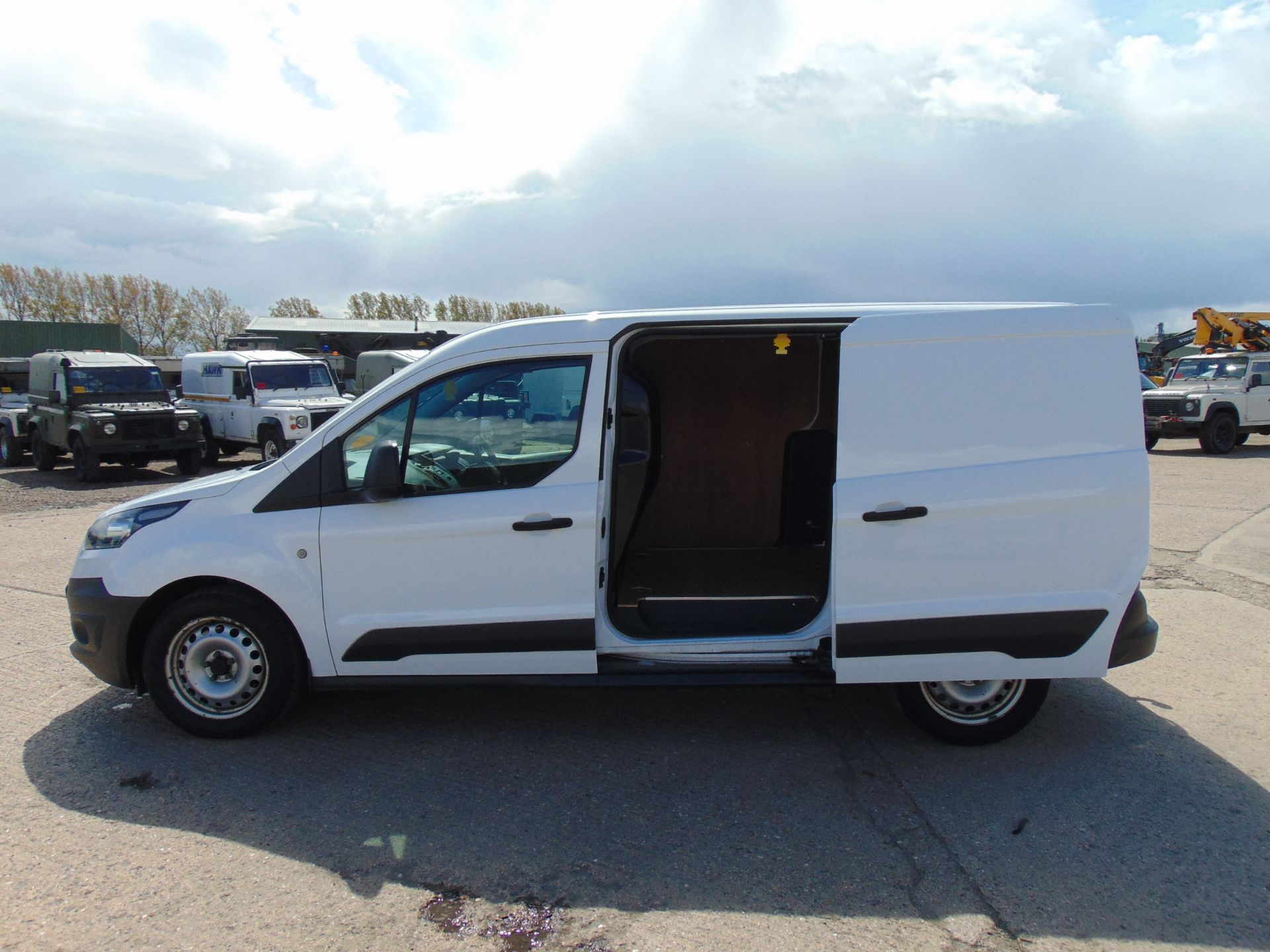 2014 Ford Transit Connect 240 1.6TDCi Panel Van - Image 9 of 18