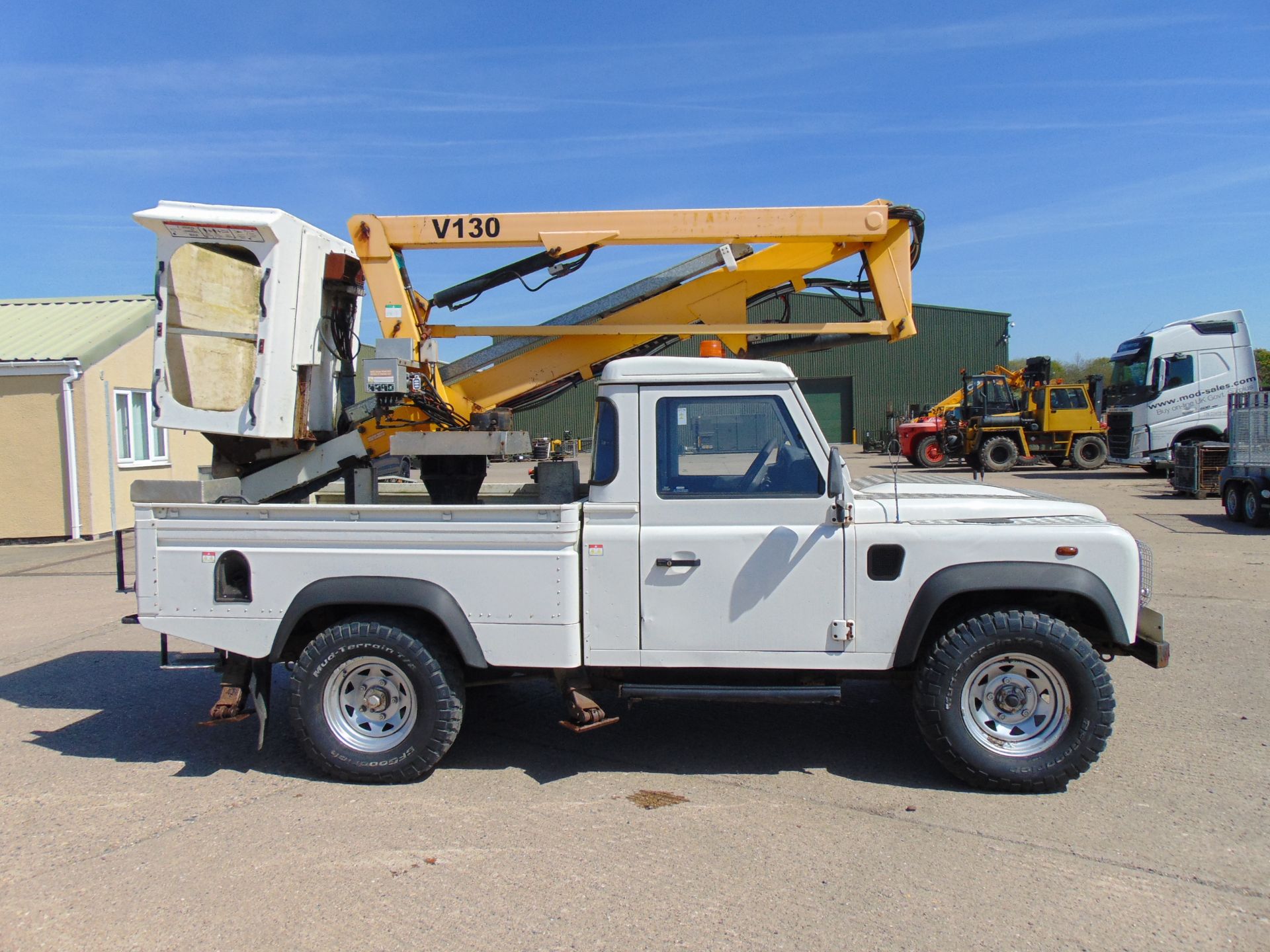 Land Rover Defender 110 High Capacity Cherry Picker - Image 5 of 26