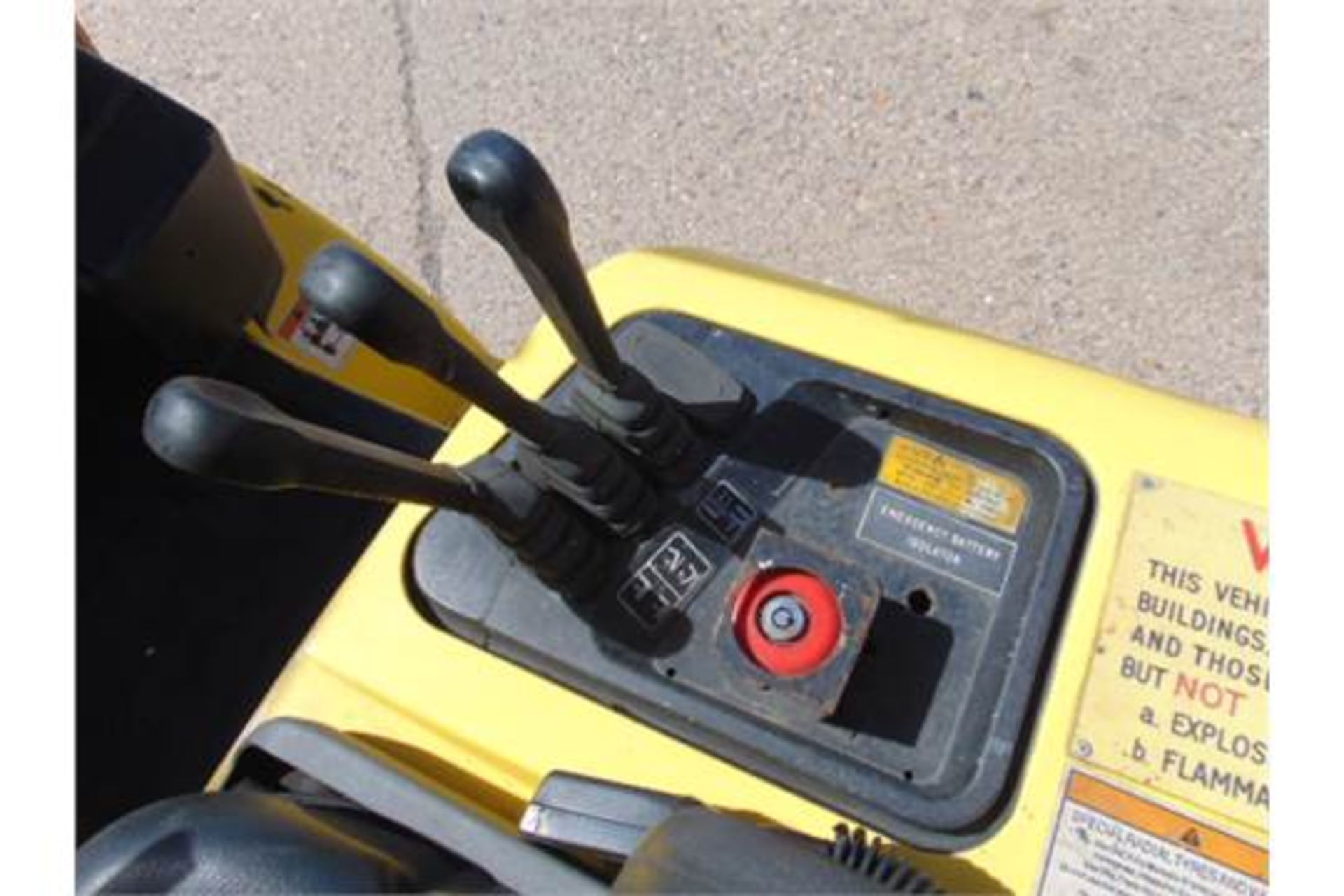 Hyster 2.50 Diesel Forklift ONLY 763.4 hours!! - Image 19 of 28
