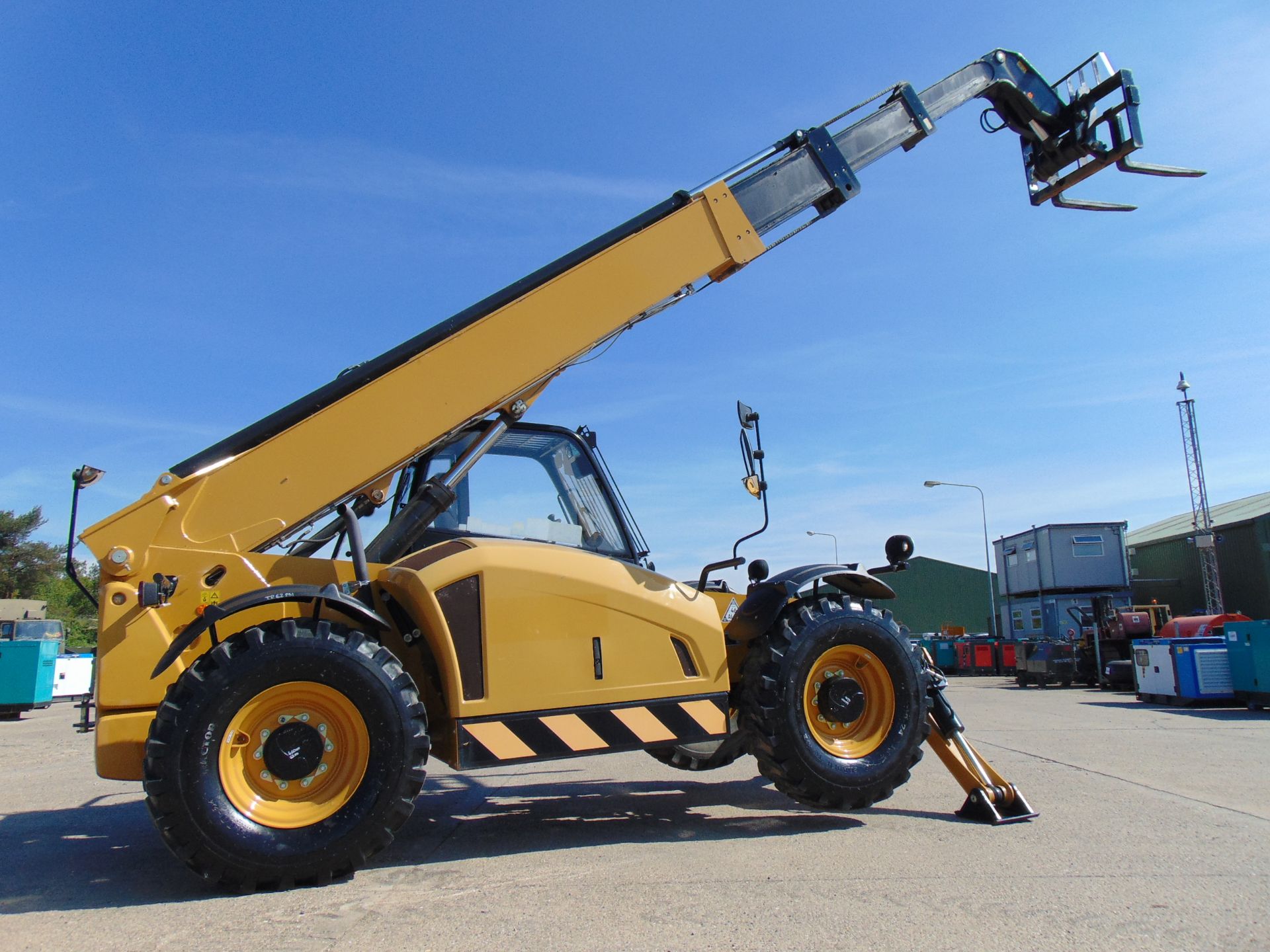 2014 Caterpillar TH417GC 4.0 ton Telehandler - Image 15 of 30