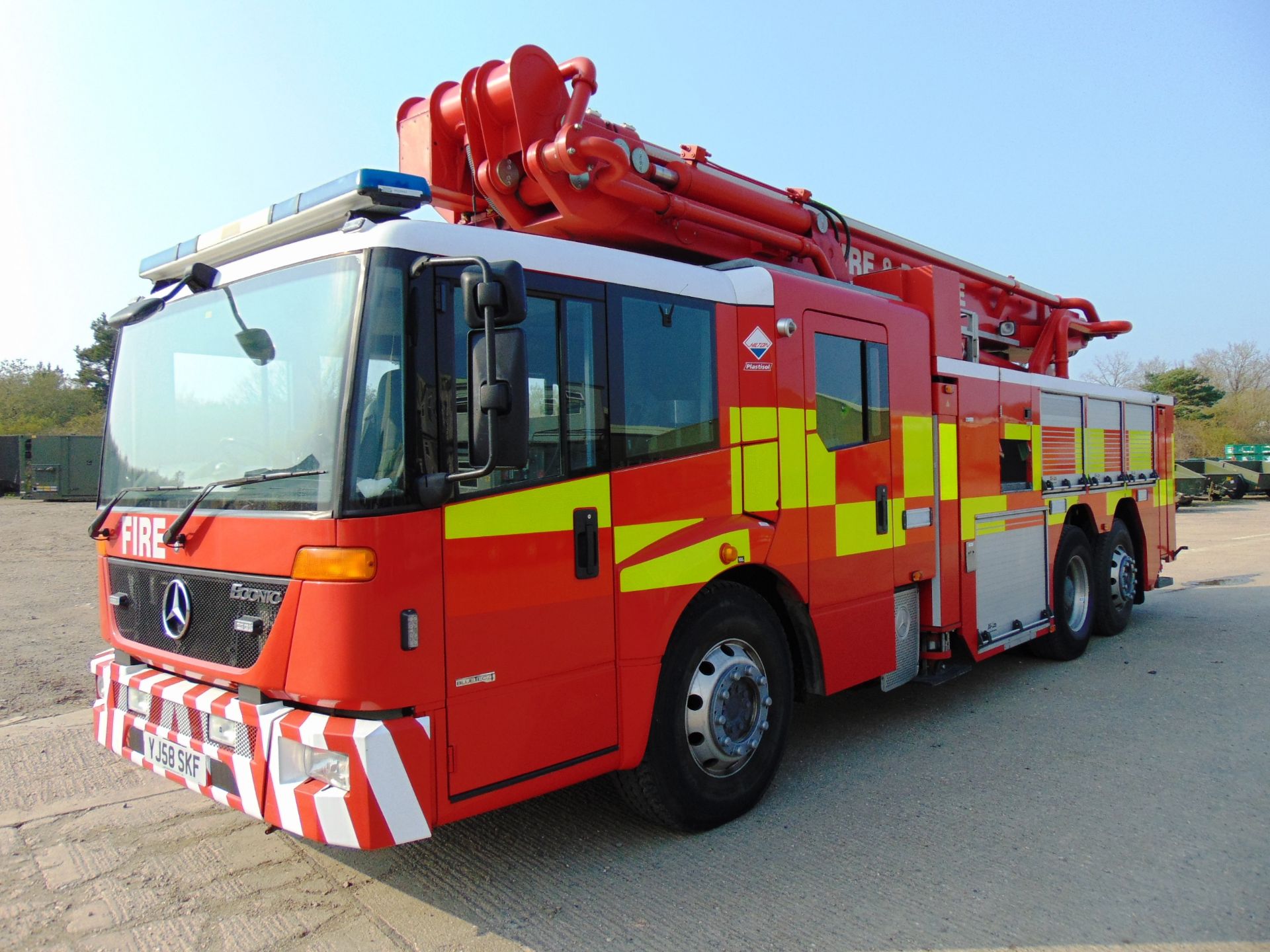 2008 Mercedes Econic 2633 CARP (Combined Aerial Rescue Pump) 6x2 Aerial Work Platform - Image 30 of 56