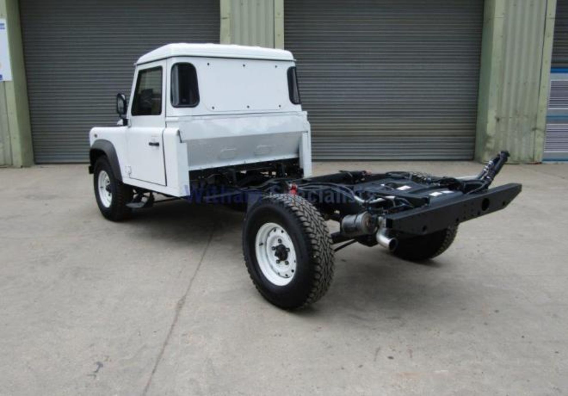 NEW UNUSED Export Specification Land Rover Defender Armoured 130 Chassis Cab - Bild 8 aus 19