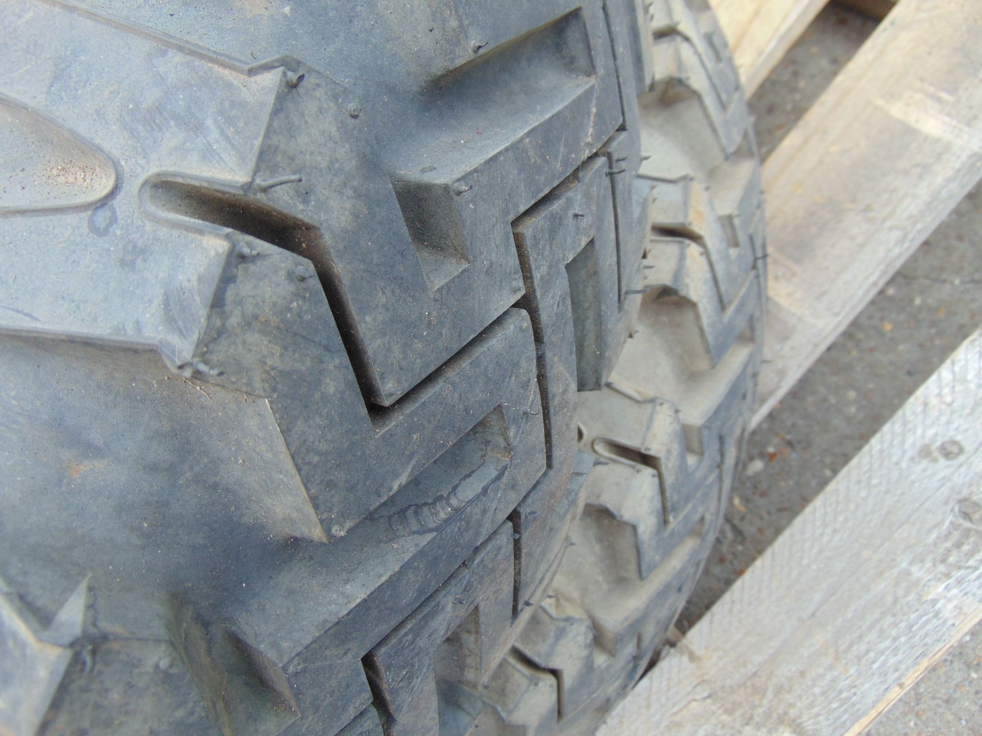 2 x Goodyear 7.50-16 Hi-Miler Xtra Grip Tyres C/W 5 Stud Rims - Image 4 of 12