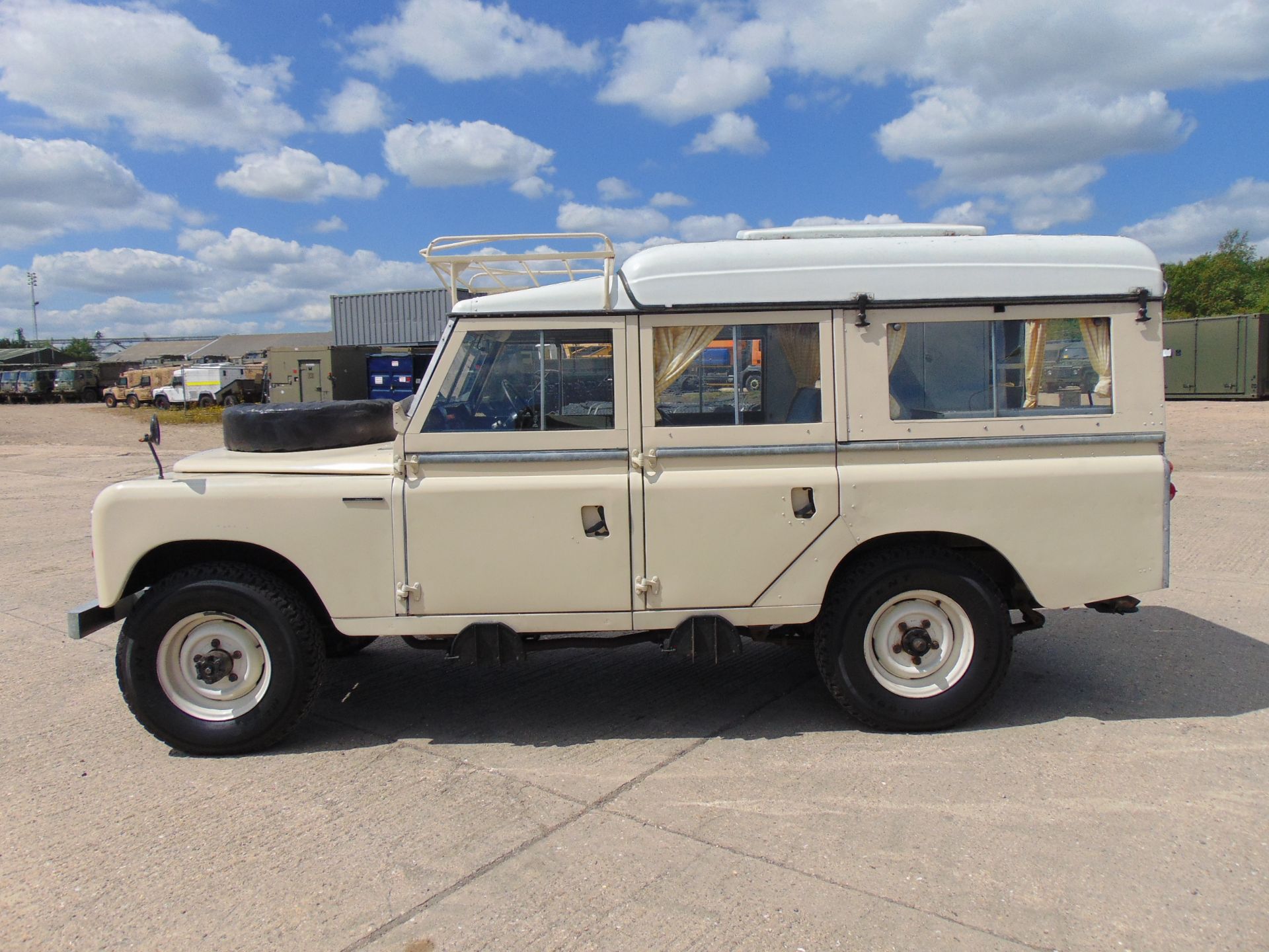 Stunning 1971 Land Rover Series IIA Dormobile Carawagon - Image 11 of 46