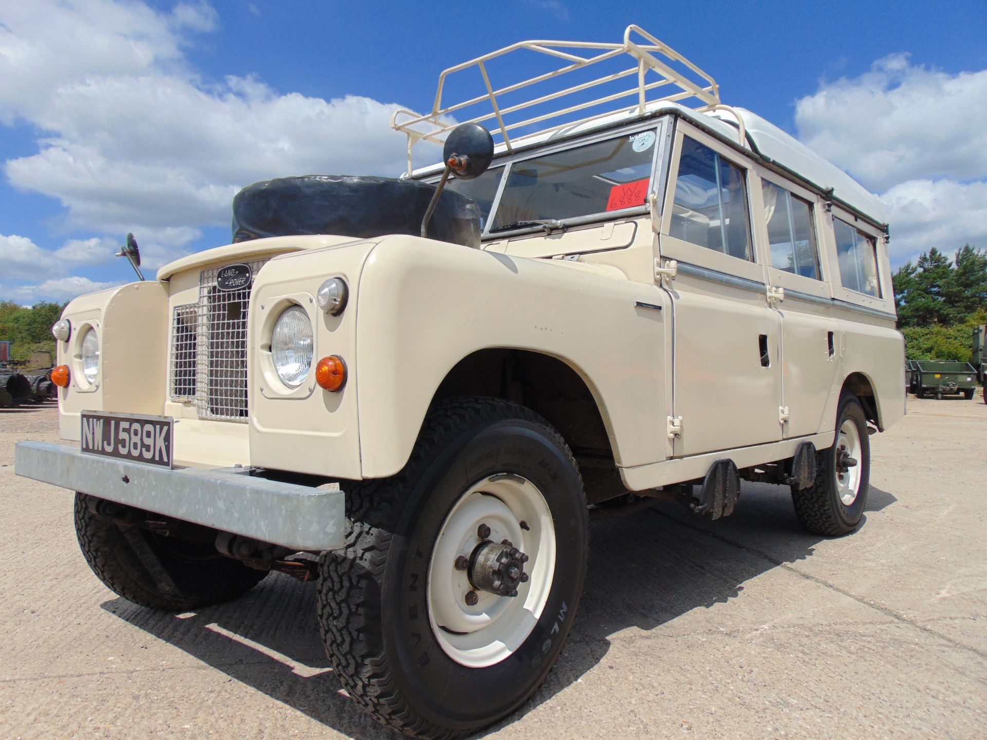 Stunning 1971 Land Rover Series IIA Dormobile Carawagon - Image 15 of 46