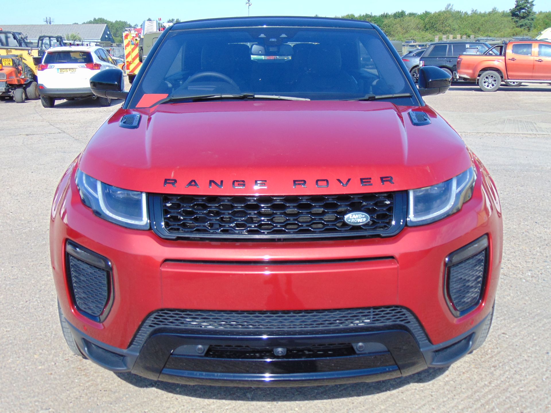 NEW UNUSED Range Rover Evoque 2.0 i4 HSE Dynamic Convertible - Image 9 of 39
