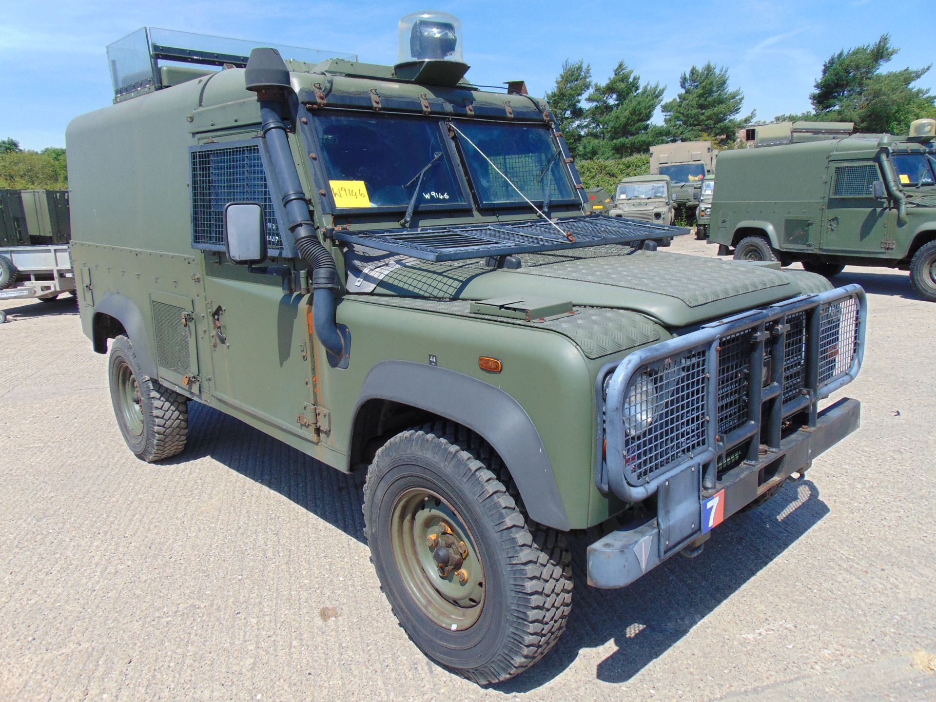 Land Rover 110 300TDi Snatch-2A