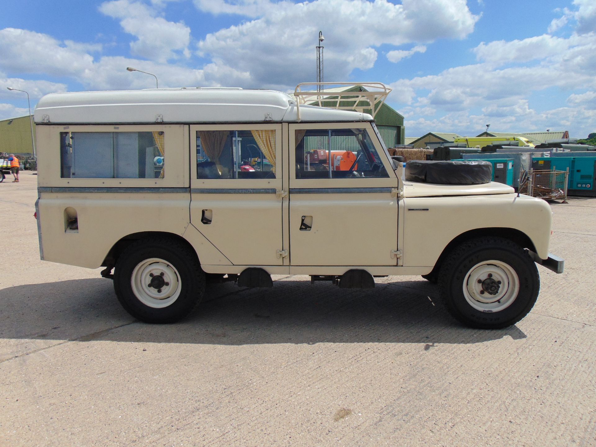 Stunning 1971 Land Rover Series IIA Dormobile Carawagon - Image 10 of 46